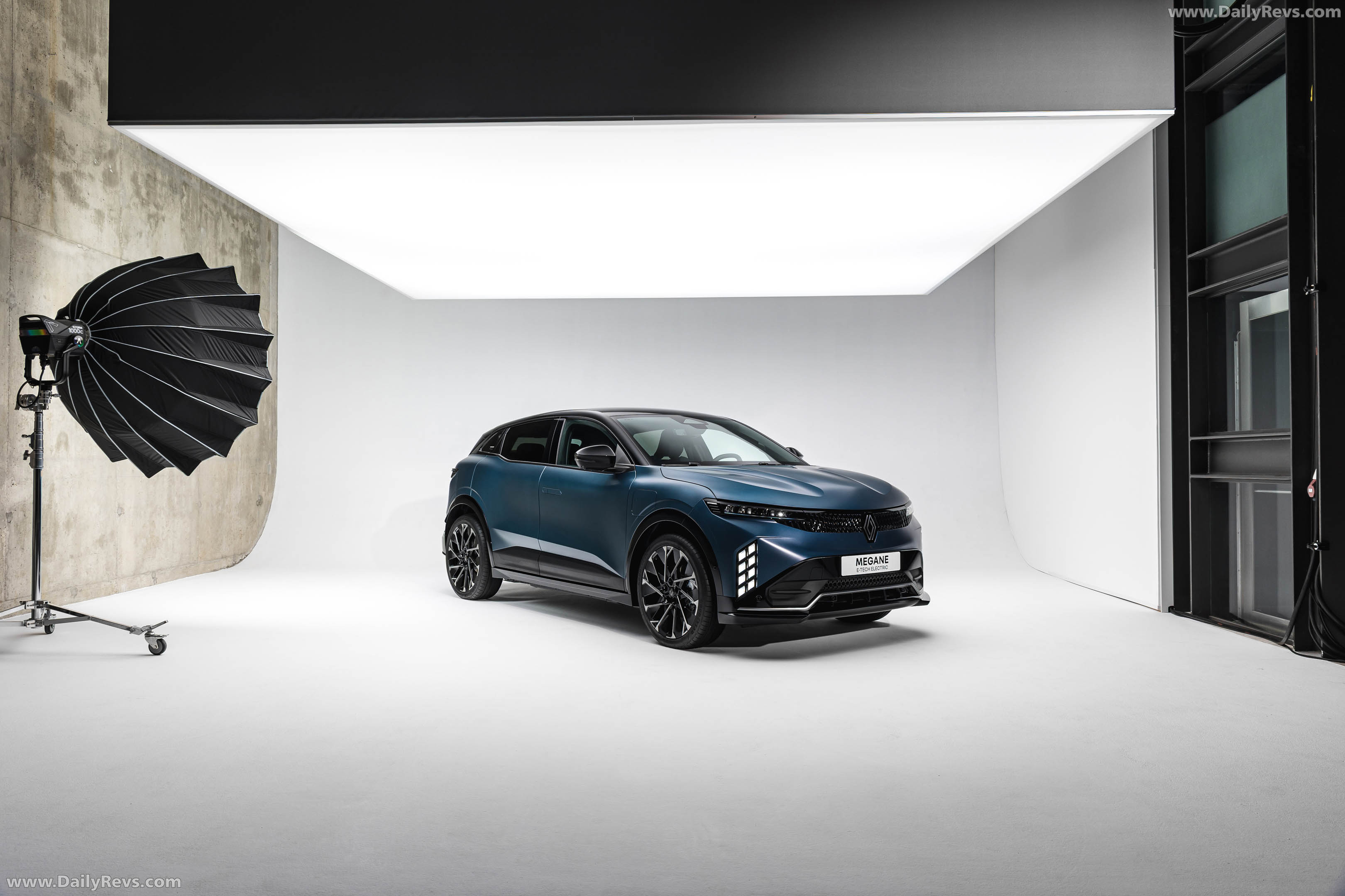 2027 Renault Megane E-Tech Front View