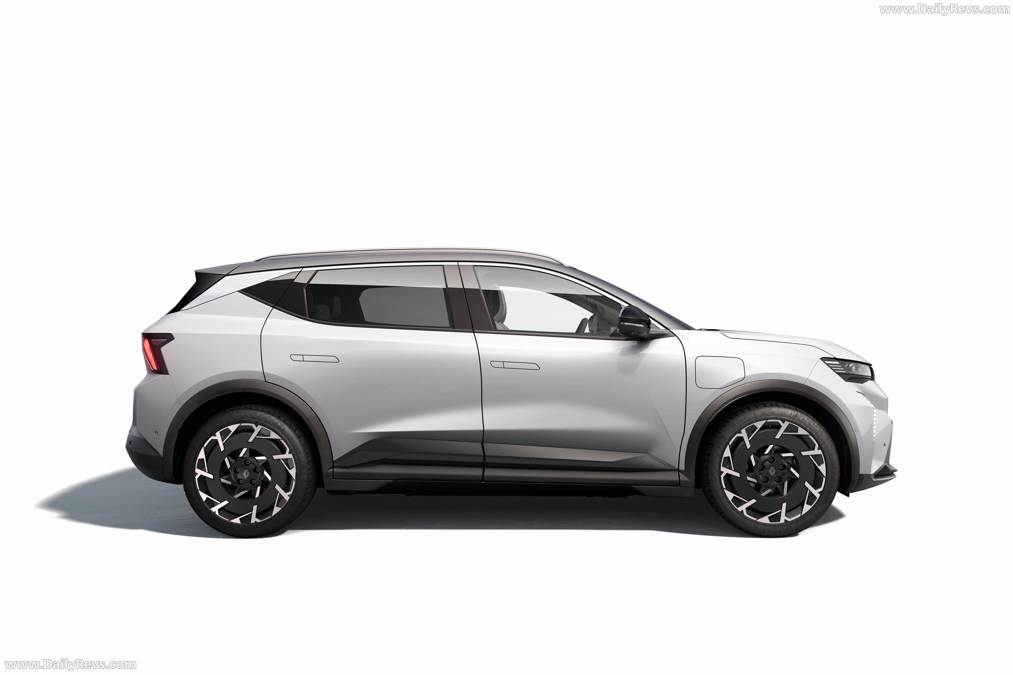 2026 Renault Scenic E-Tech Side View