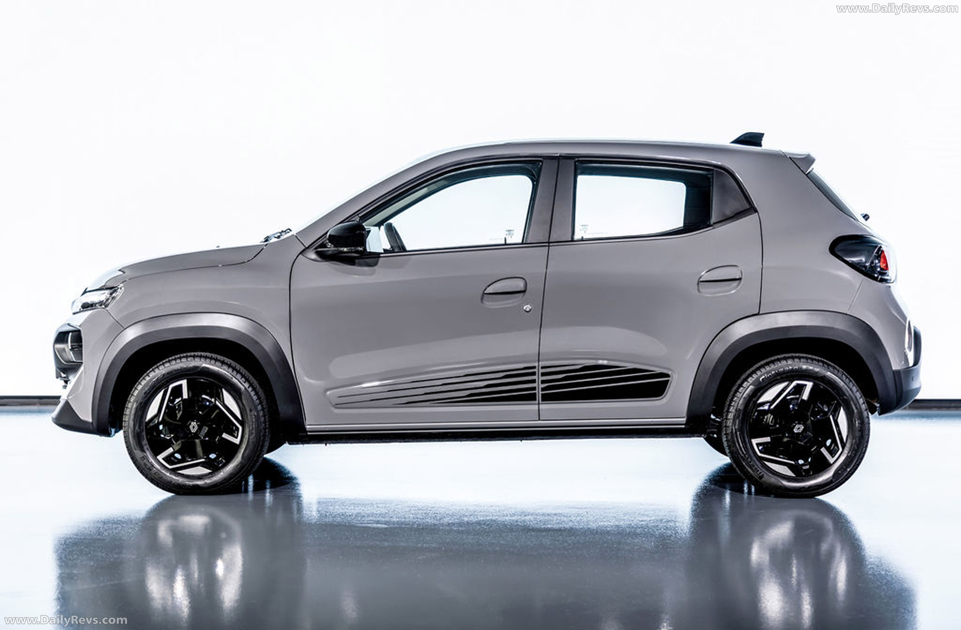 2027 Renault Kwid Techno Side View