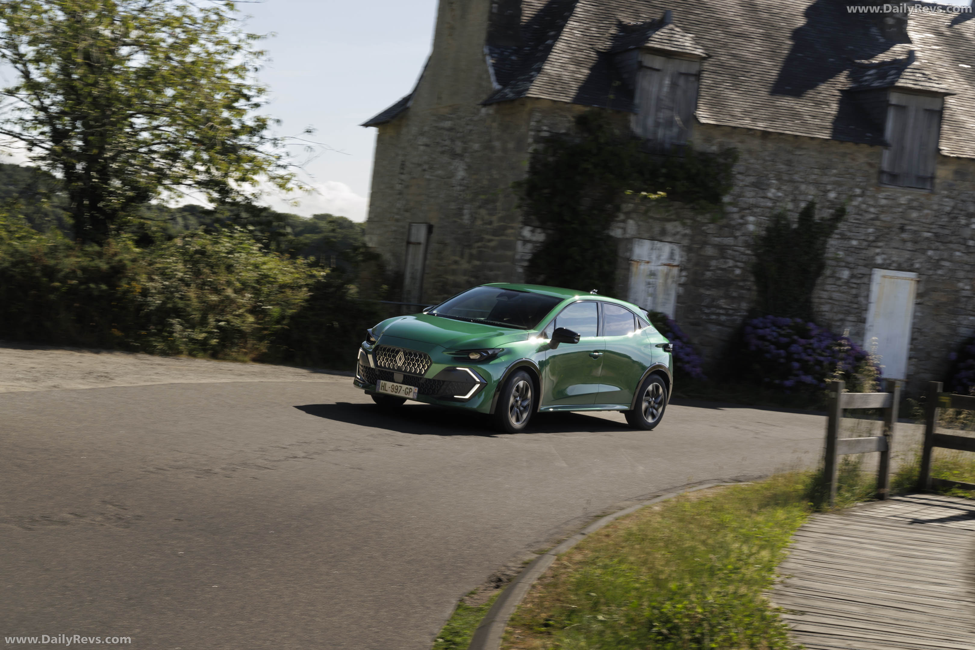 2026 Renault Clio Eco-G Front View