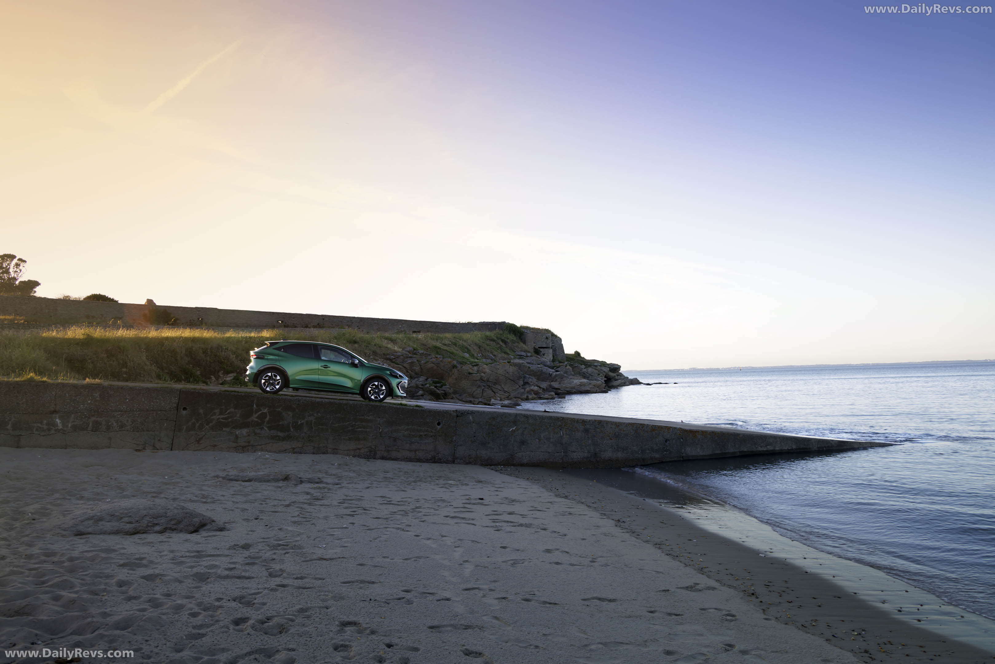 2026 Renault Clio Eco-G Side View