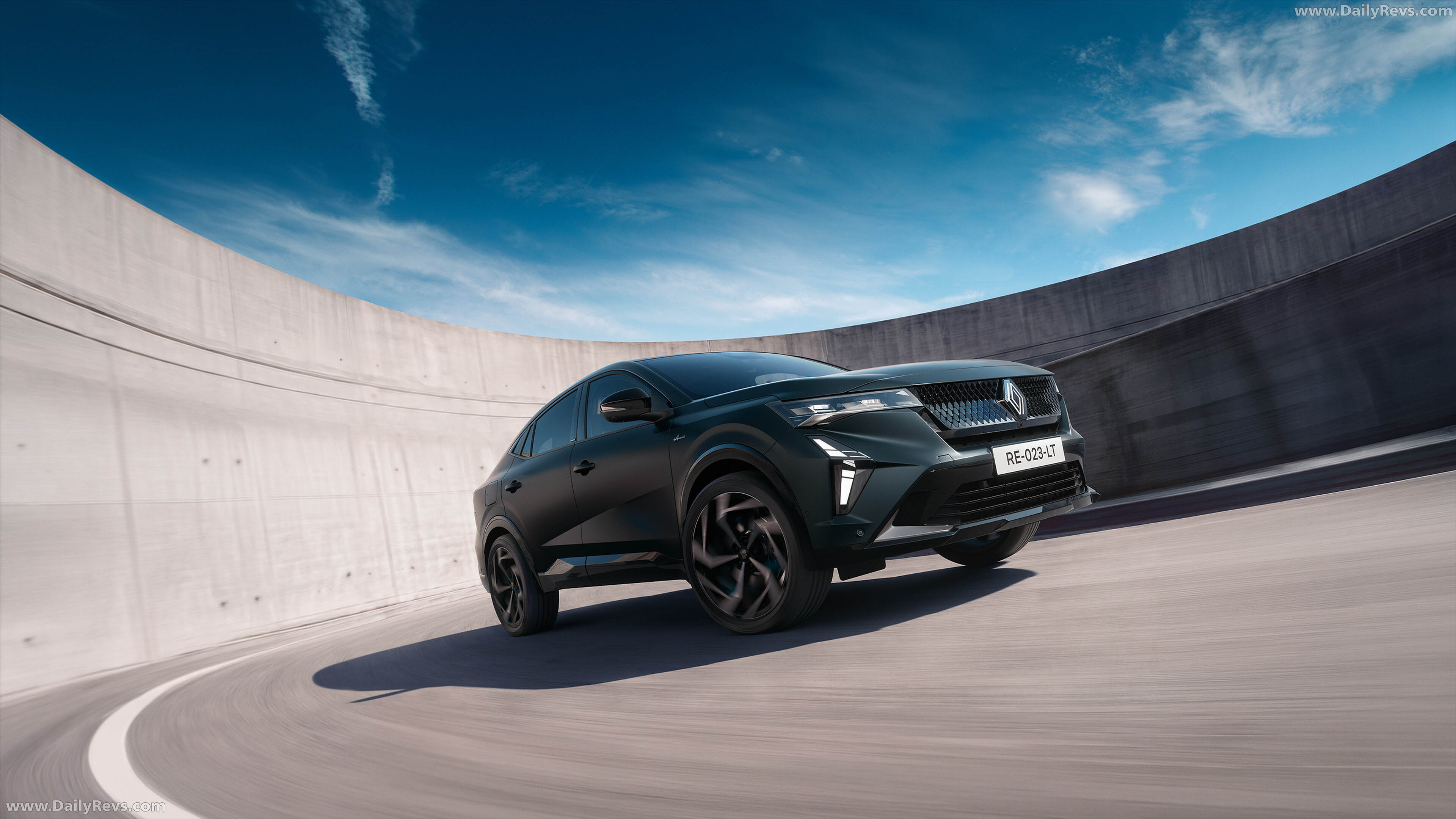 2027 Renault Rafale Hypnotic Front View