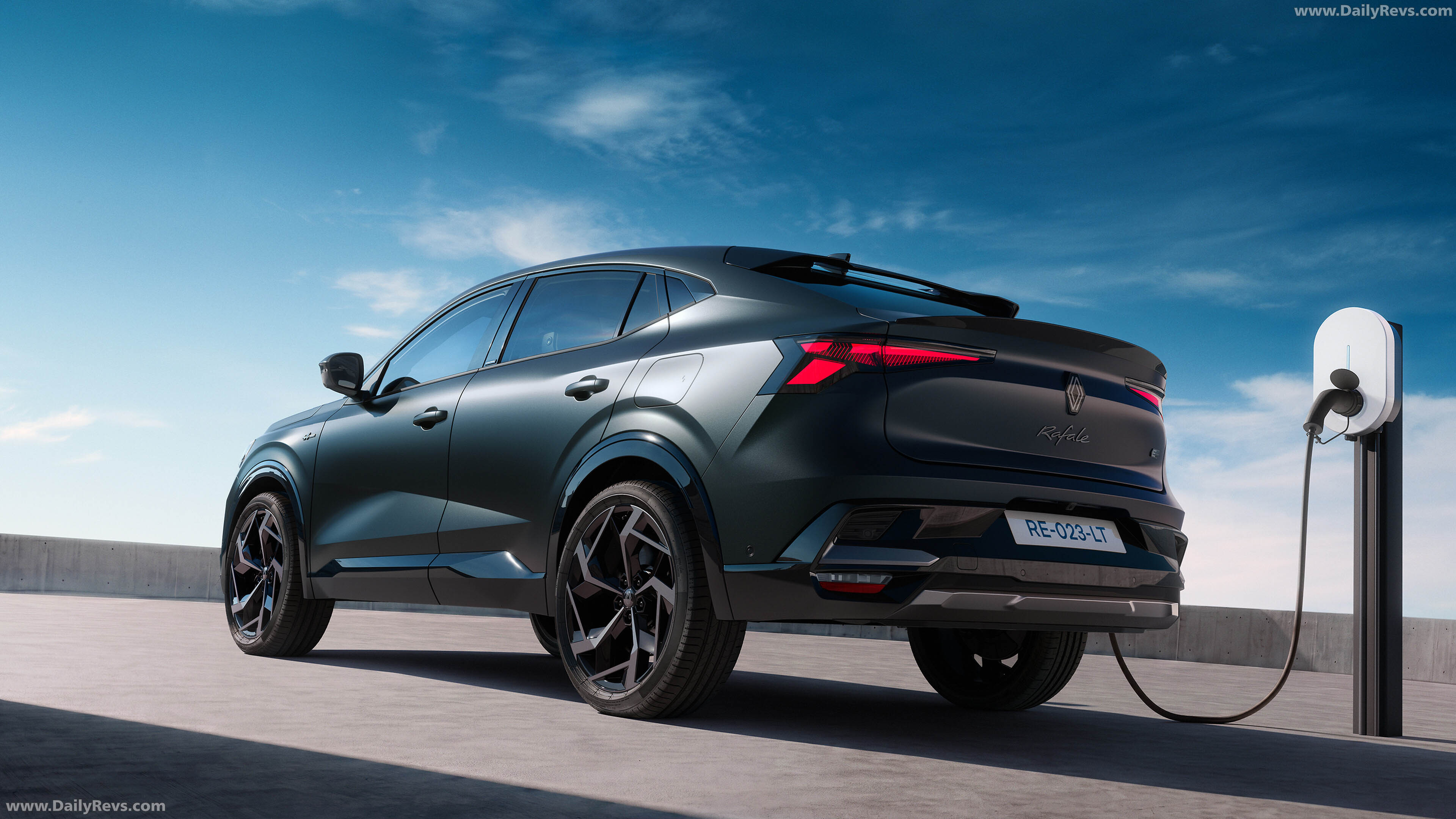 2027 Renault Rafale Hypnotic Rear View