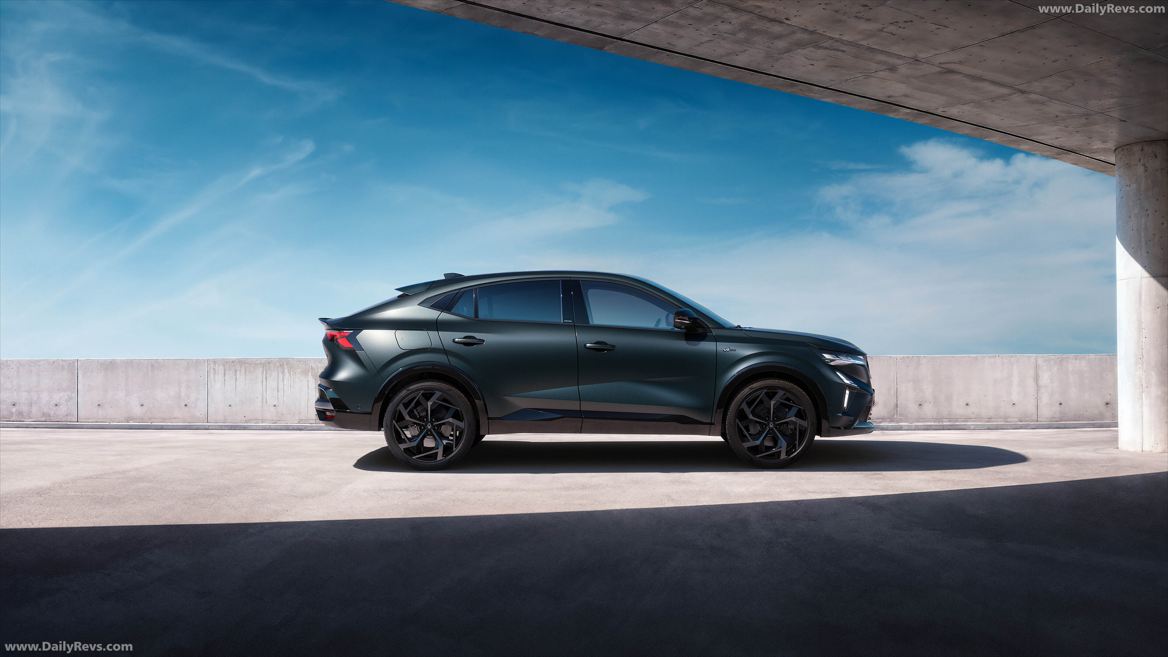 2027 Renault Rafale Hypnotic Side View