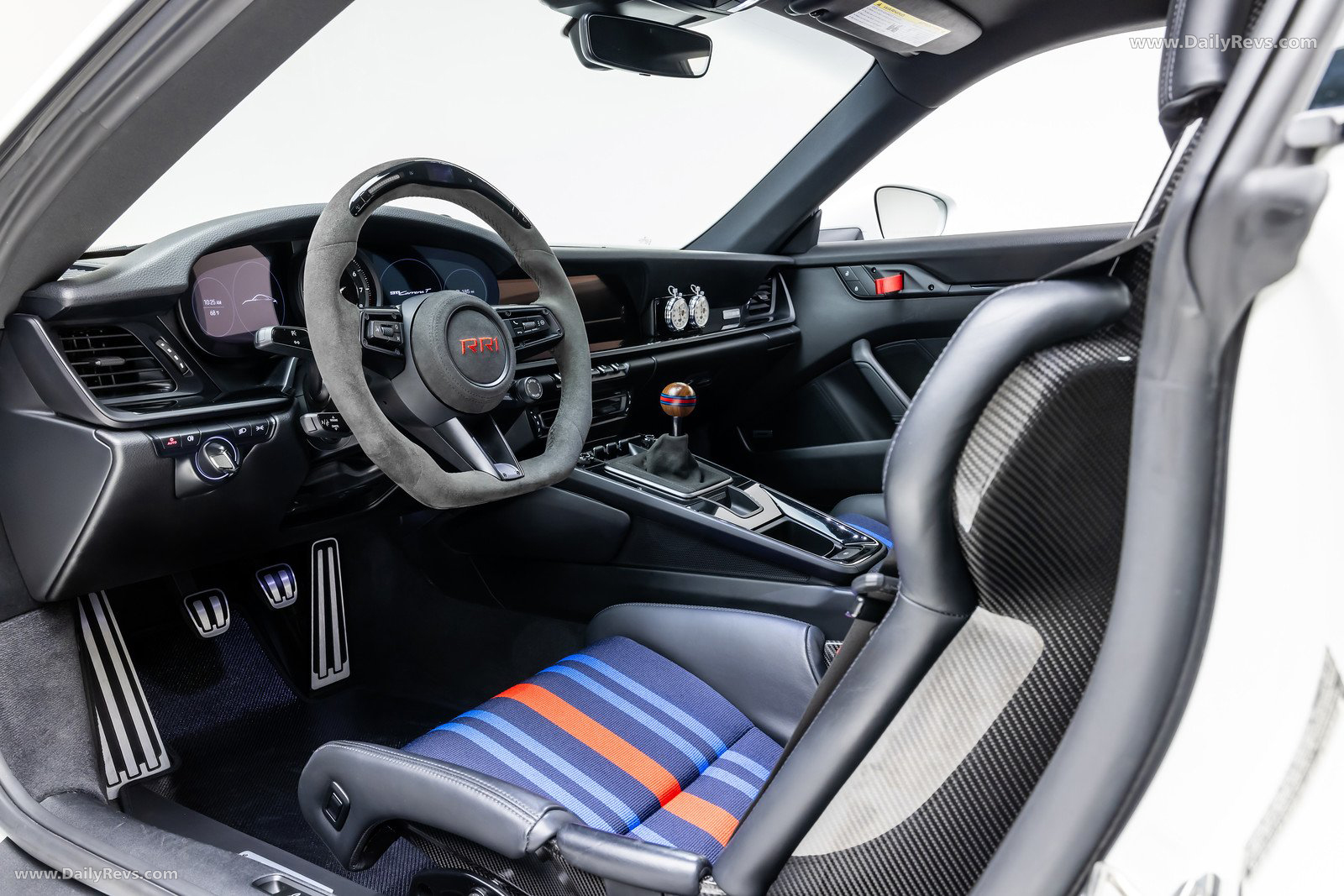 2025 Rezvani Retro RR1 Interior