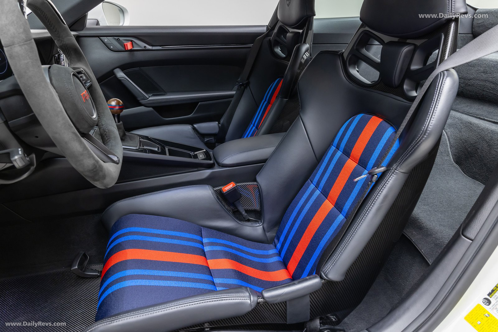 2025 Rezvani Retro RR1 Interior