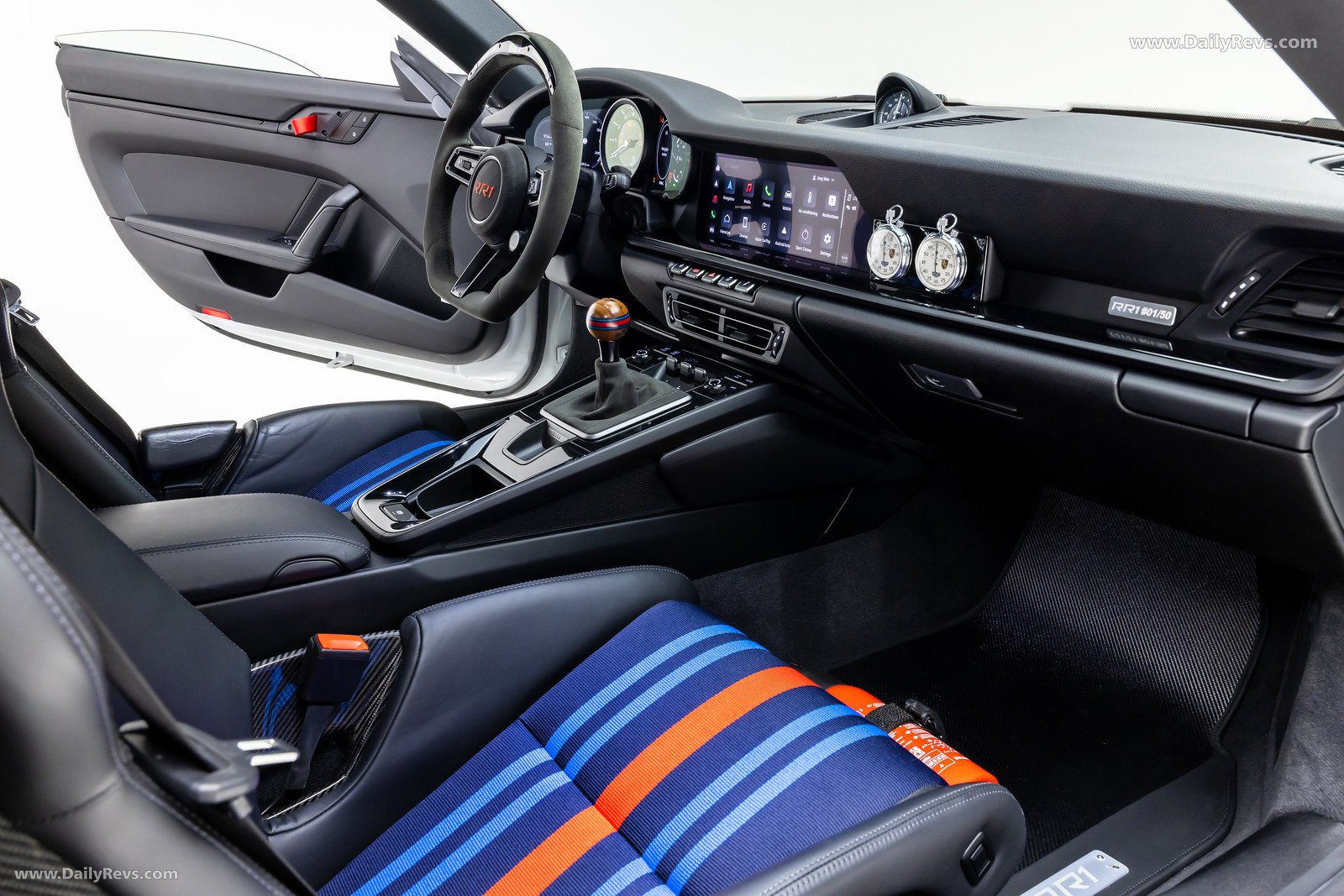 2025 Rezvani Retro RR1 Interior