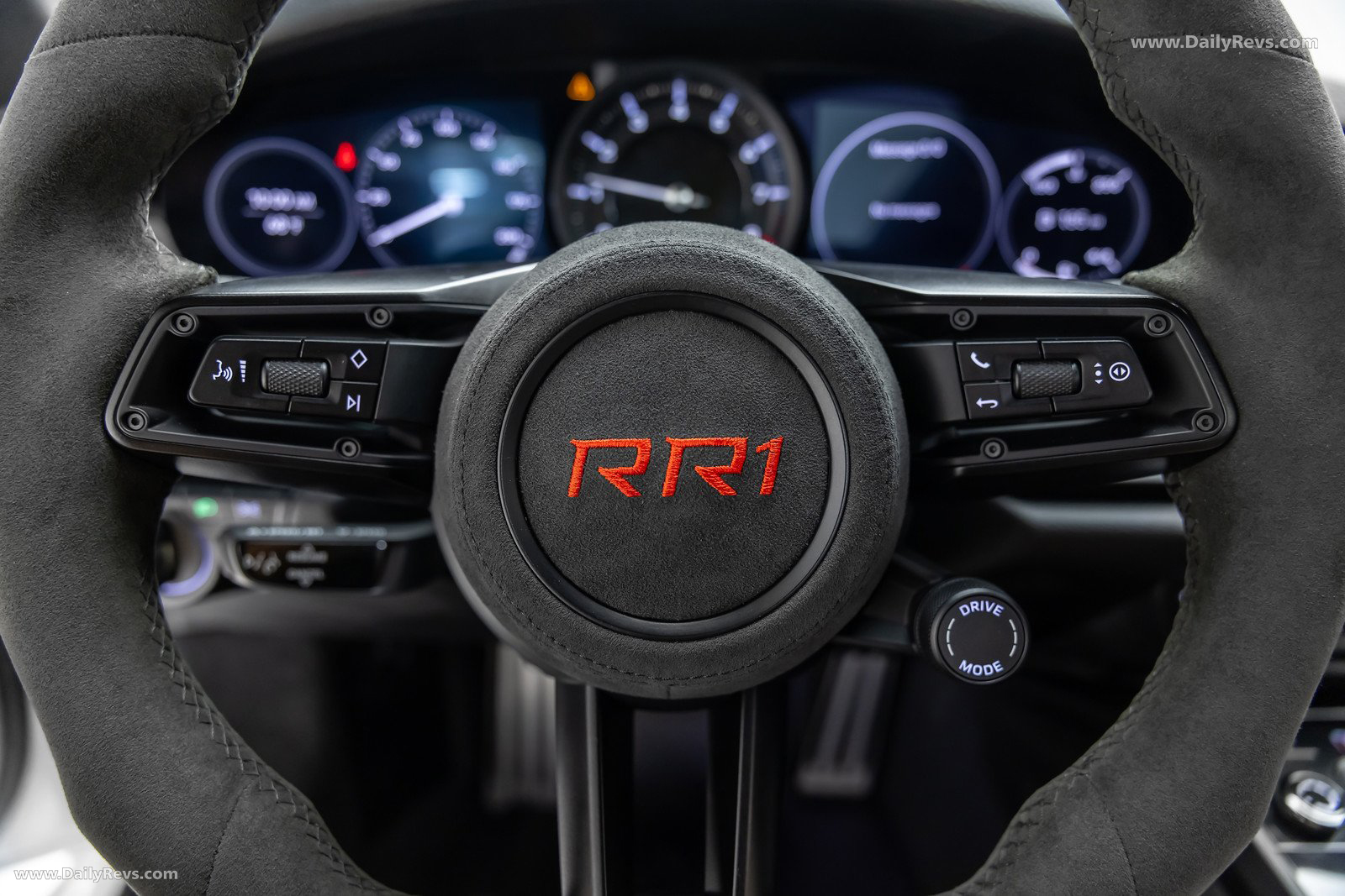2025 Rezvani Retro RR1 Interior
