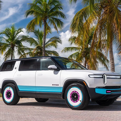 2025 Rivian R1S Miami Front View