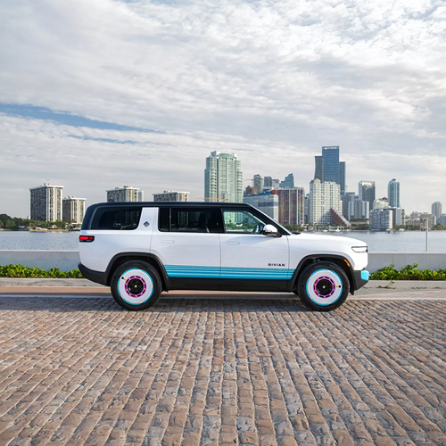 2025 Rivian R1S Miami Side View