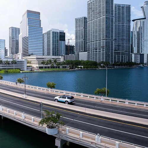 2025 Rivian R1S Miami Top View
