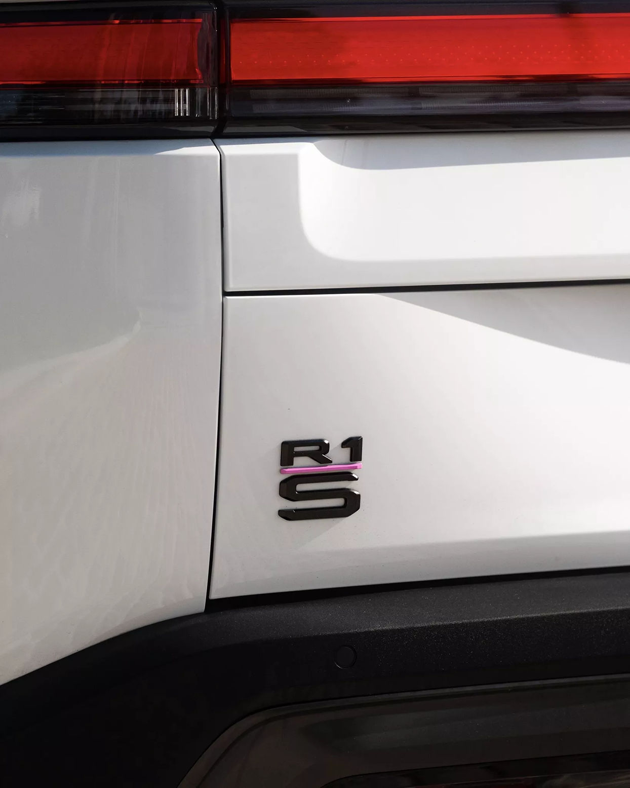 2025 Rivian R1S Miami Exterior