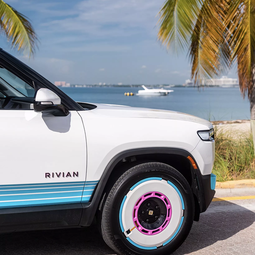 2025 Rivian R1S Miami Exterior