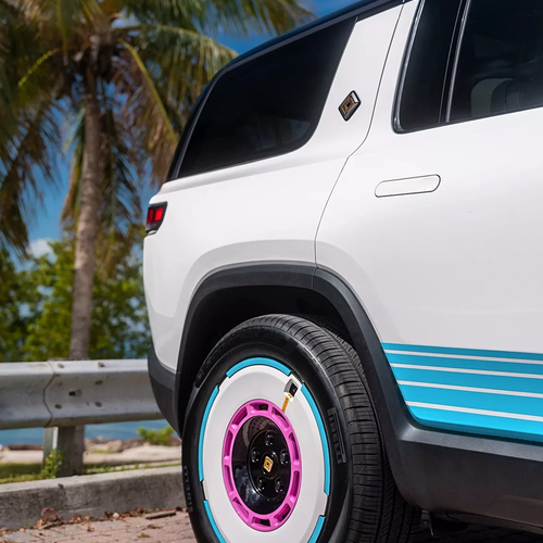 2025 Rivian R1S Miami Exterior