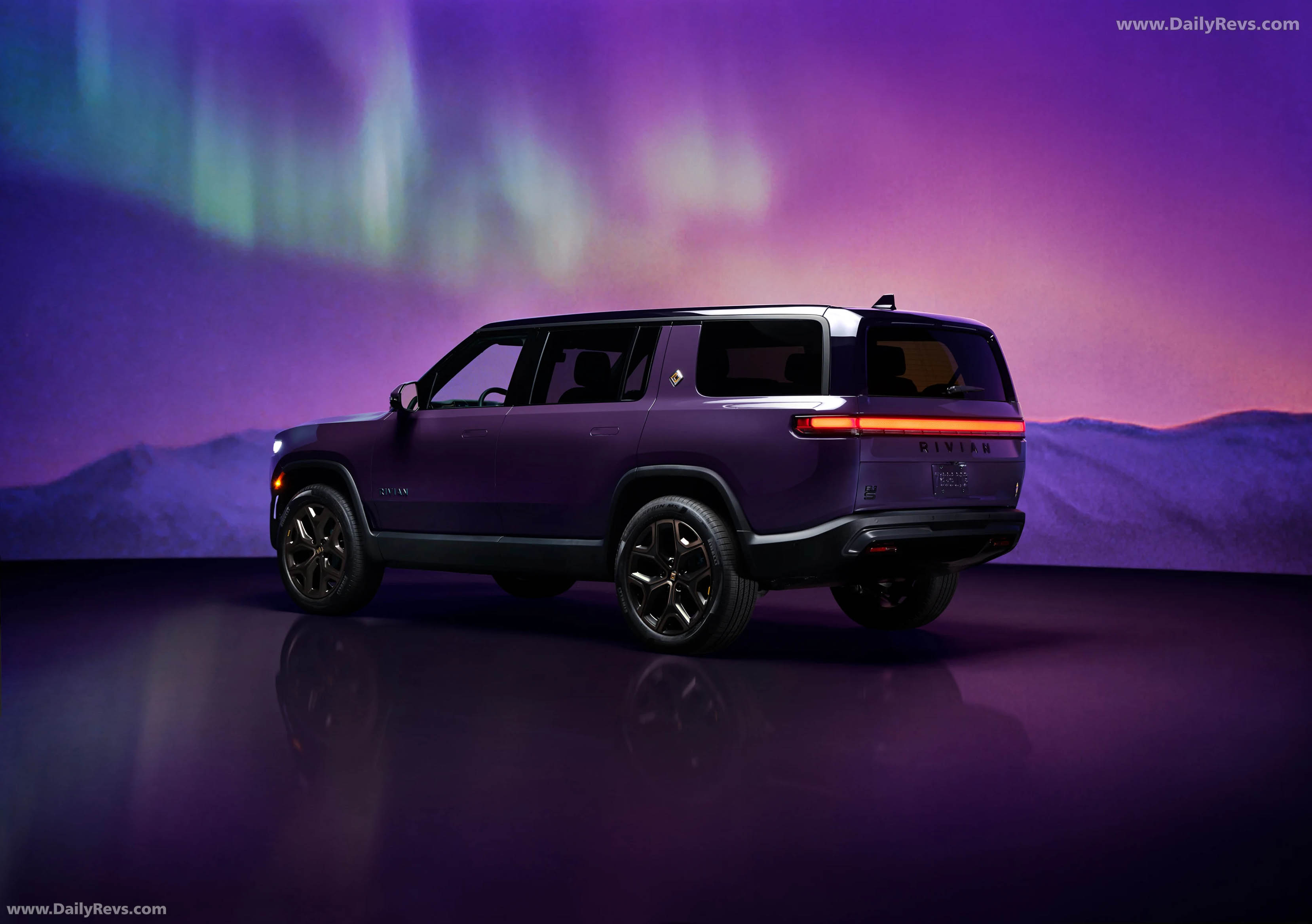 2025 Rivian R1S Borealis Rear View