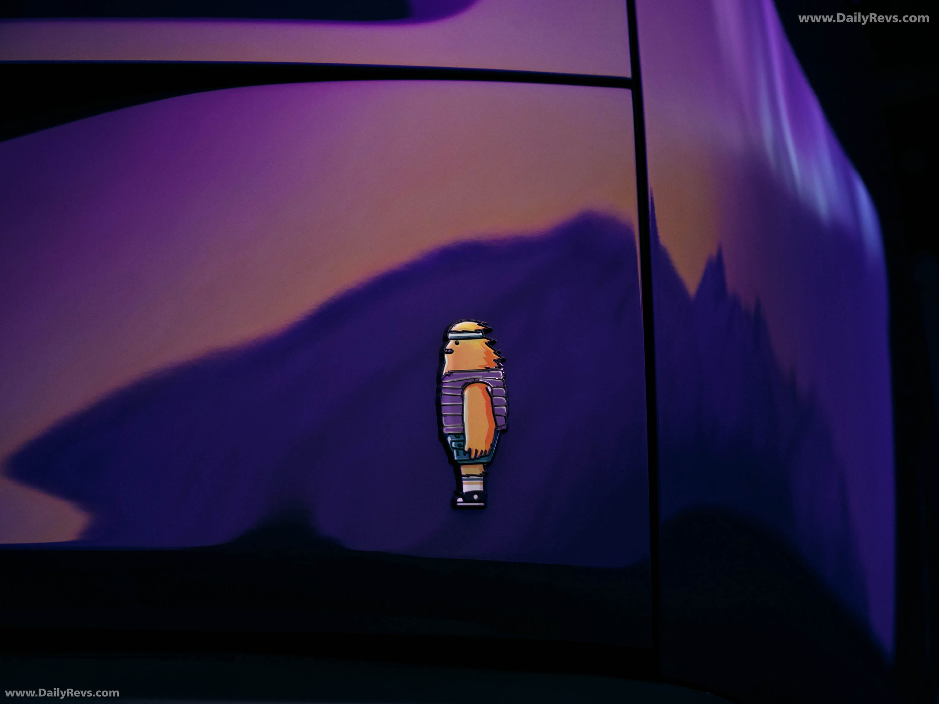 2025 Rivian R1S Borealis Exterior
