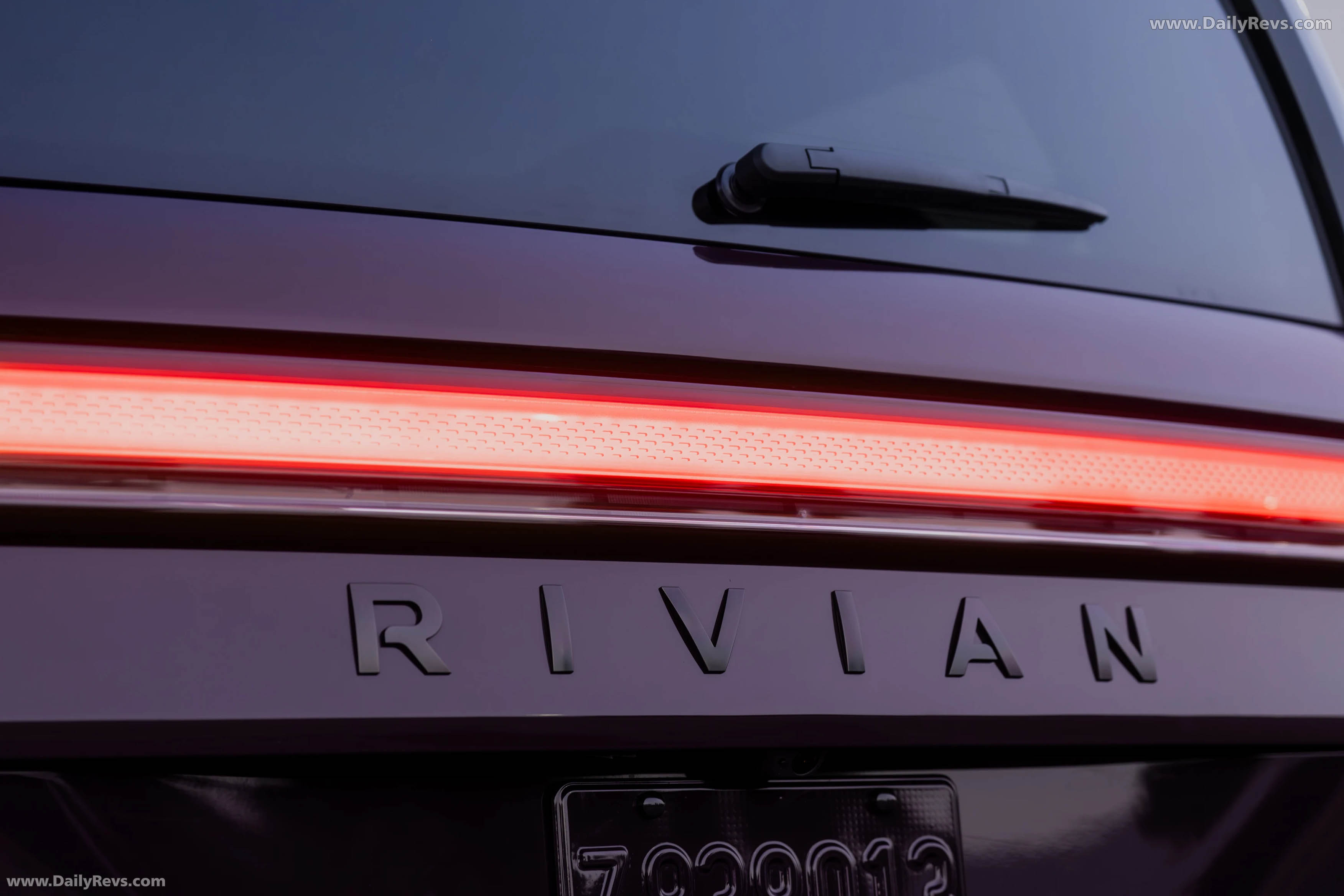 2025 Rivian R1S Borealis Exterior