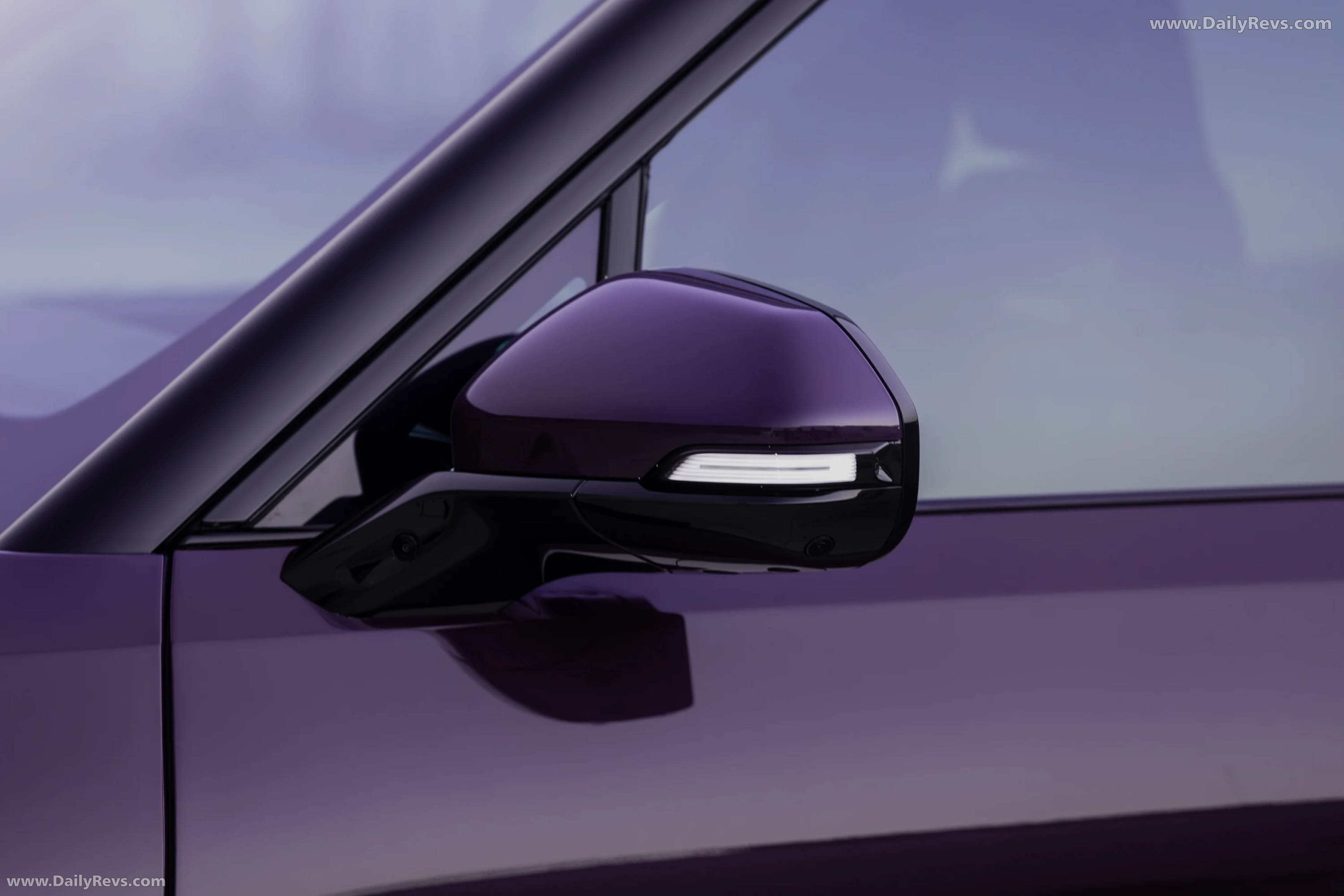2025 Rivian R1T Borealis Exterior