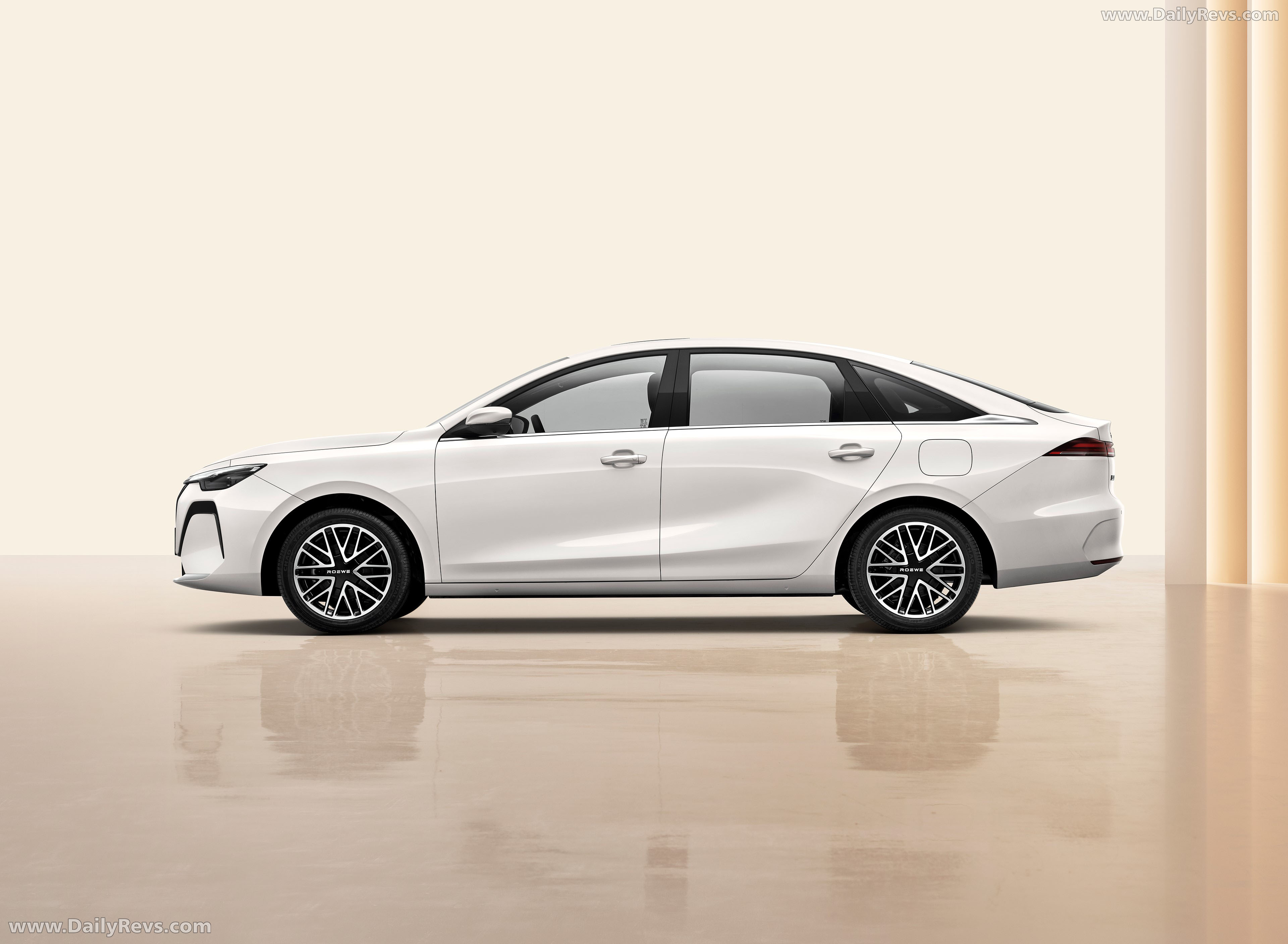 2026 Roewe i6 Side View