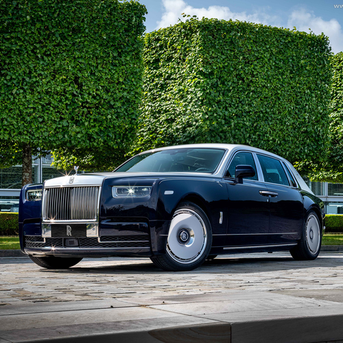 2026 Rolls-Royce Phantom Extended Chinese Mural Art Front View