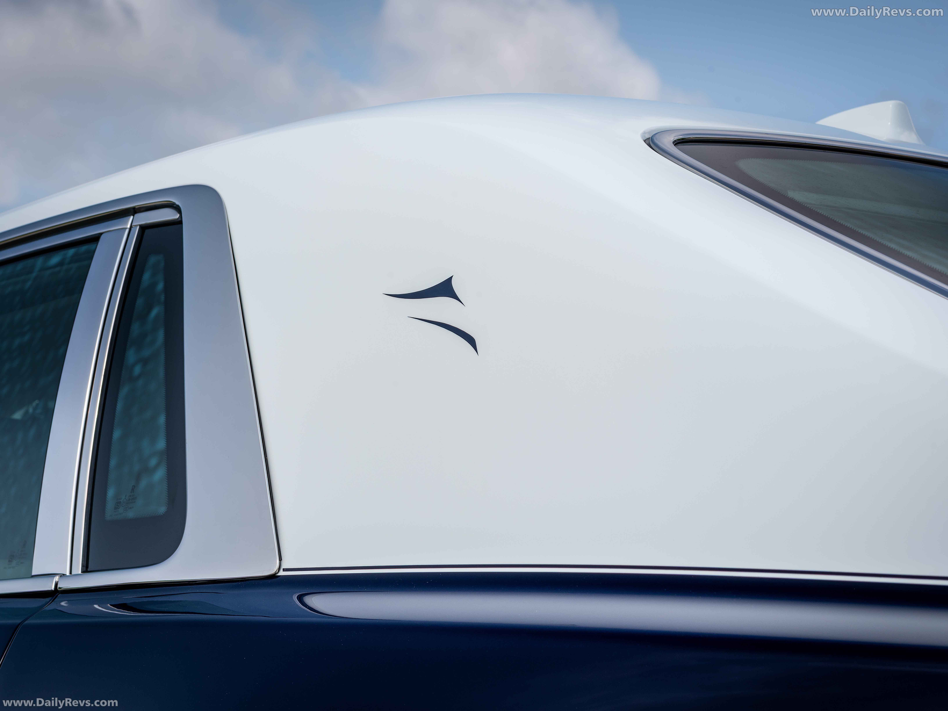 2026 Rolls-Royce Phantom Extended Chinese Mural Art Exterior