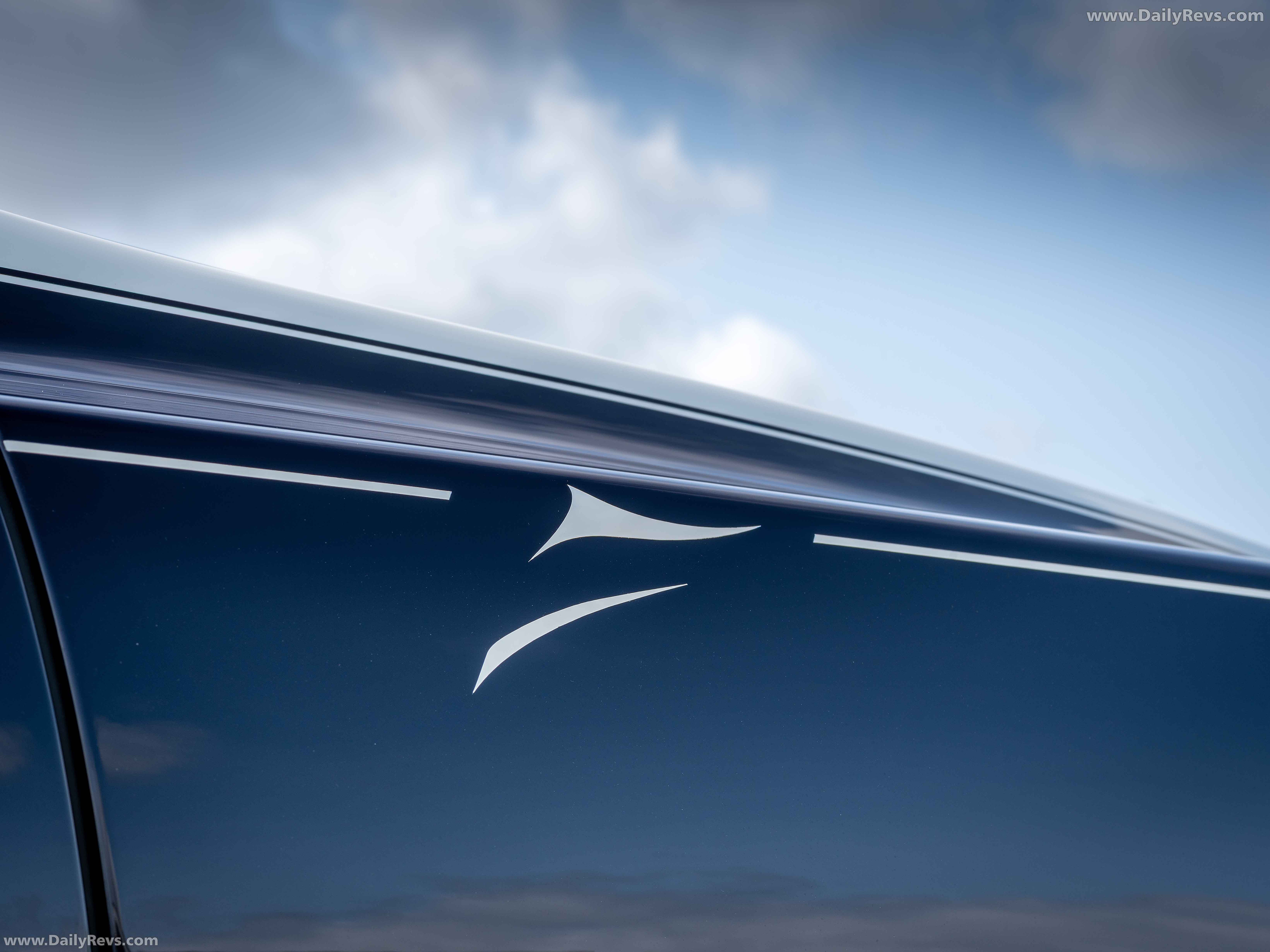 2026 Rolls-Royce Phantom Extended Chinese Mural Art Exterior