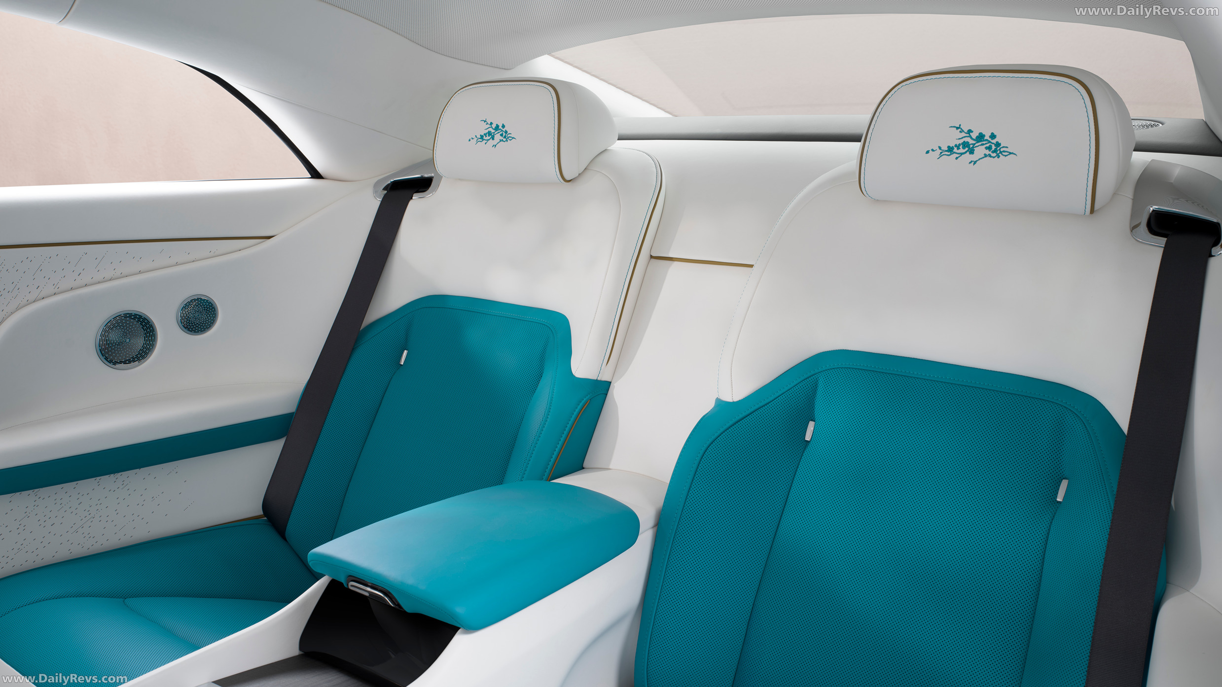 2026 Rolls-Royce Spectre Inspired by Primavera Evanescent Interior