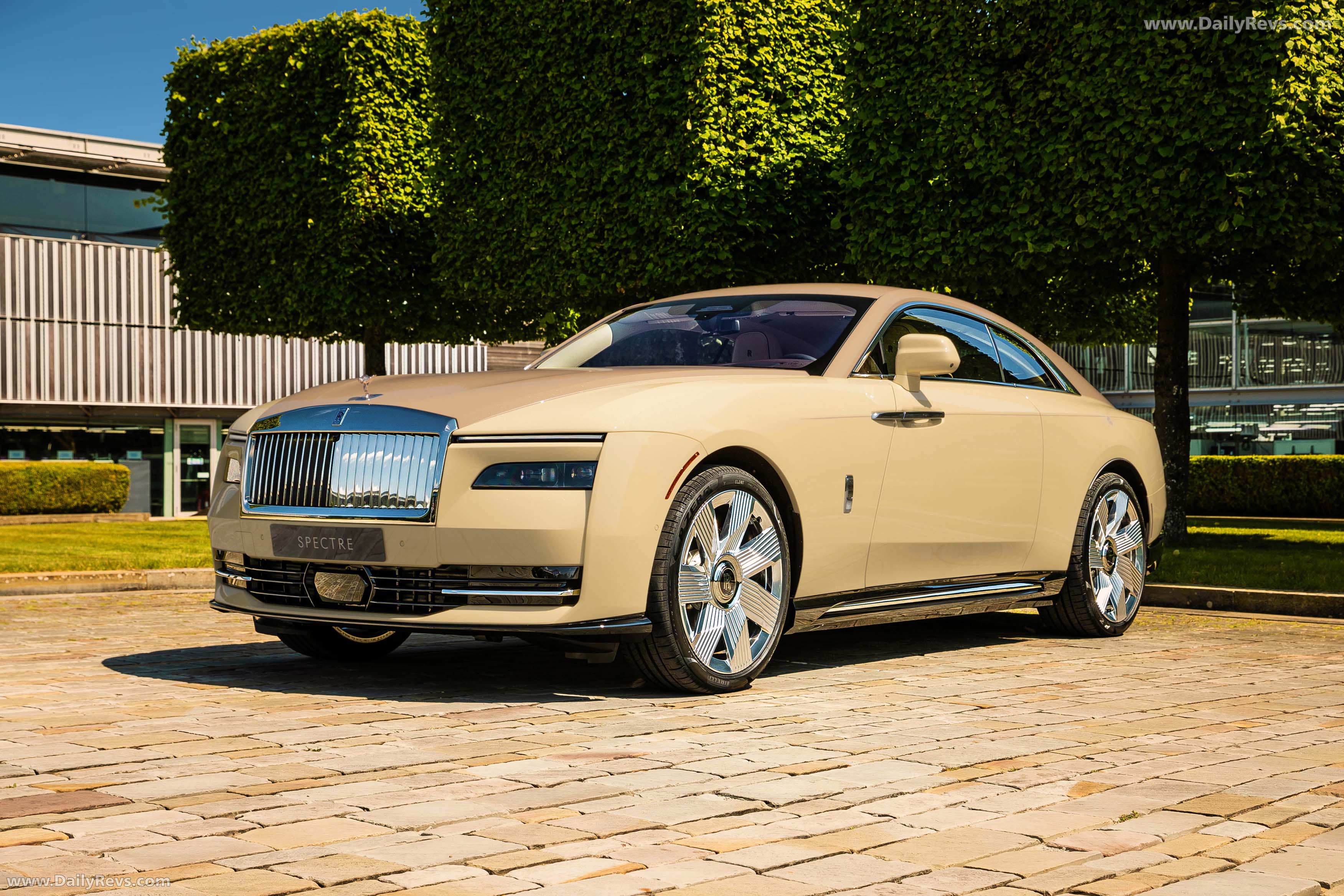 2026 Rolls-Royce Spectre Bailey Front View