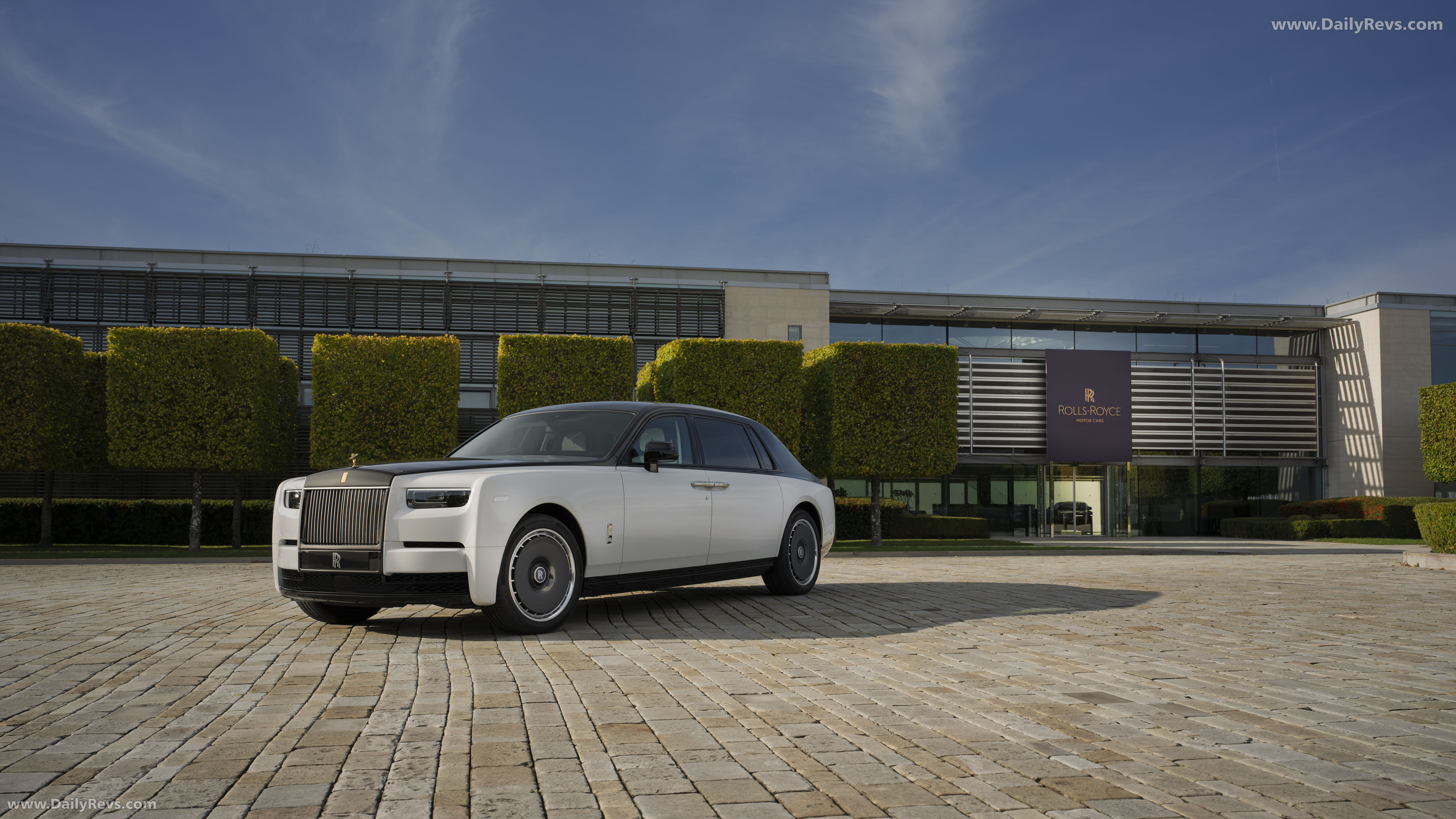 2026 Rolls-Royce Phantom Centenary Front View