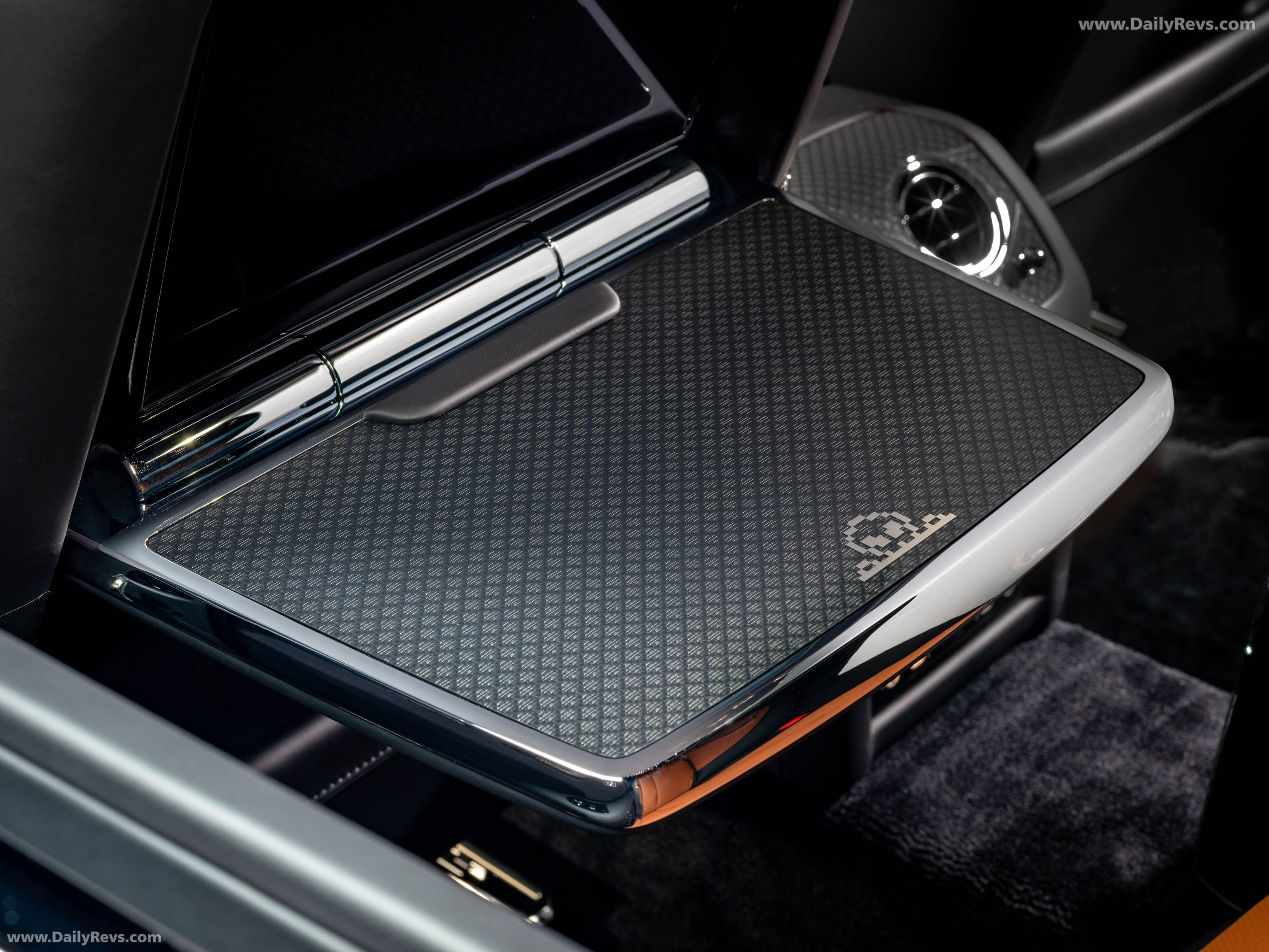 2026 Rolls-Royce Ghost Black Badge Gamer Interior