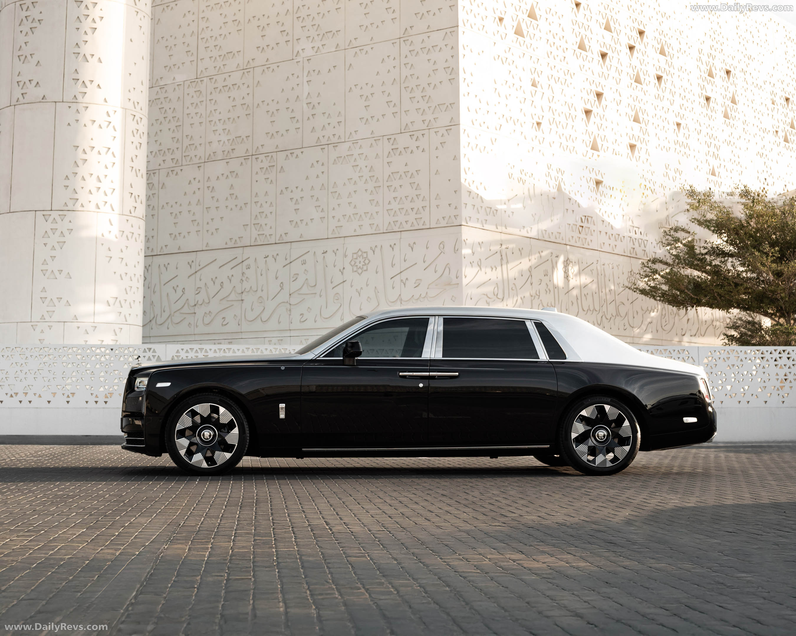 2026 Rolls-Royce Phantom Arabesque Side View