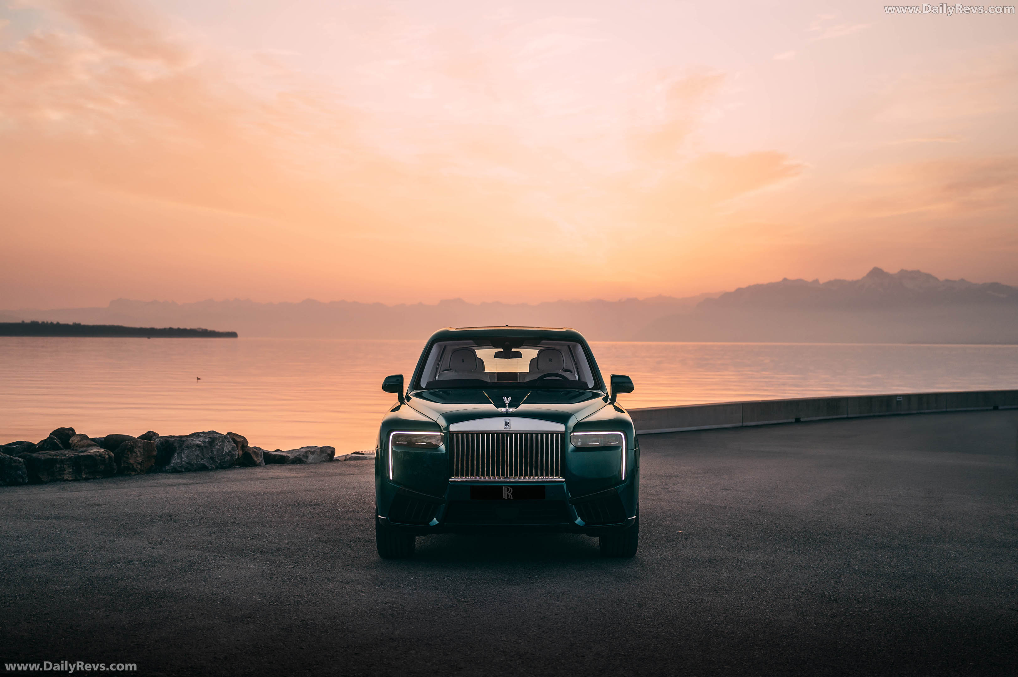 2026 Rolls-Royce Cullinan Yachting Front View