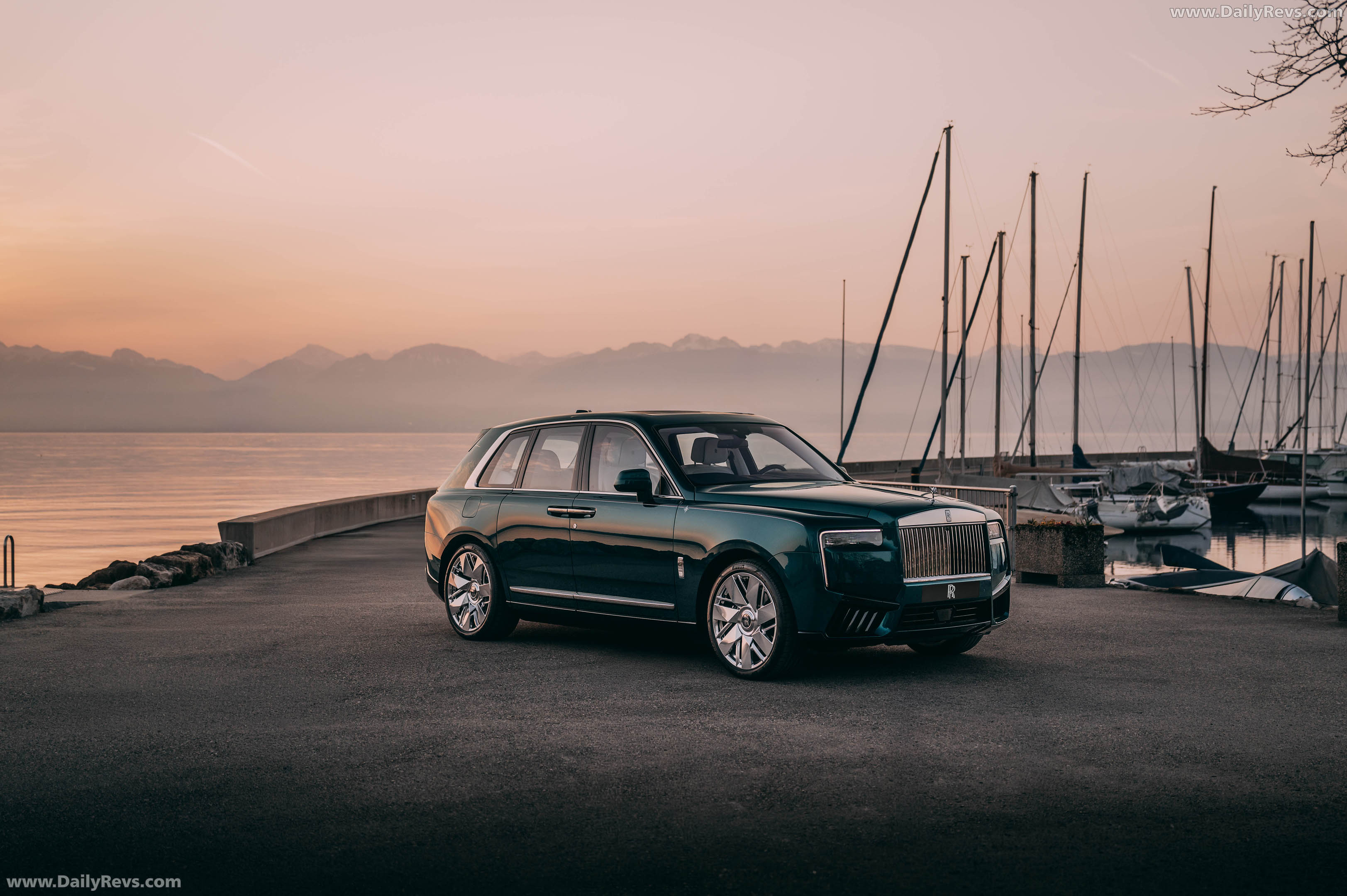 2026 Rolls-Royce Cullinan Yachting Front View