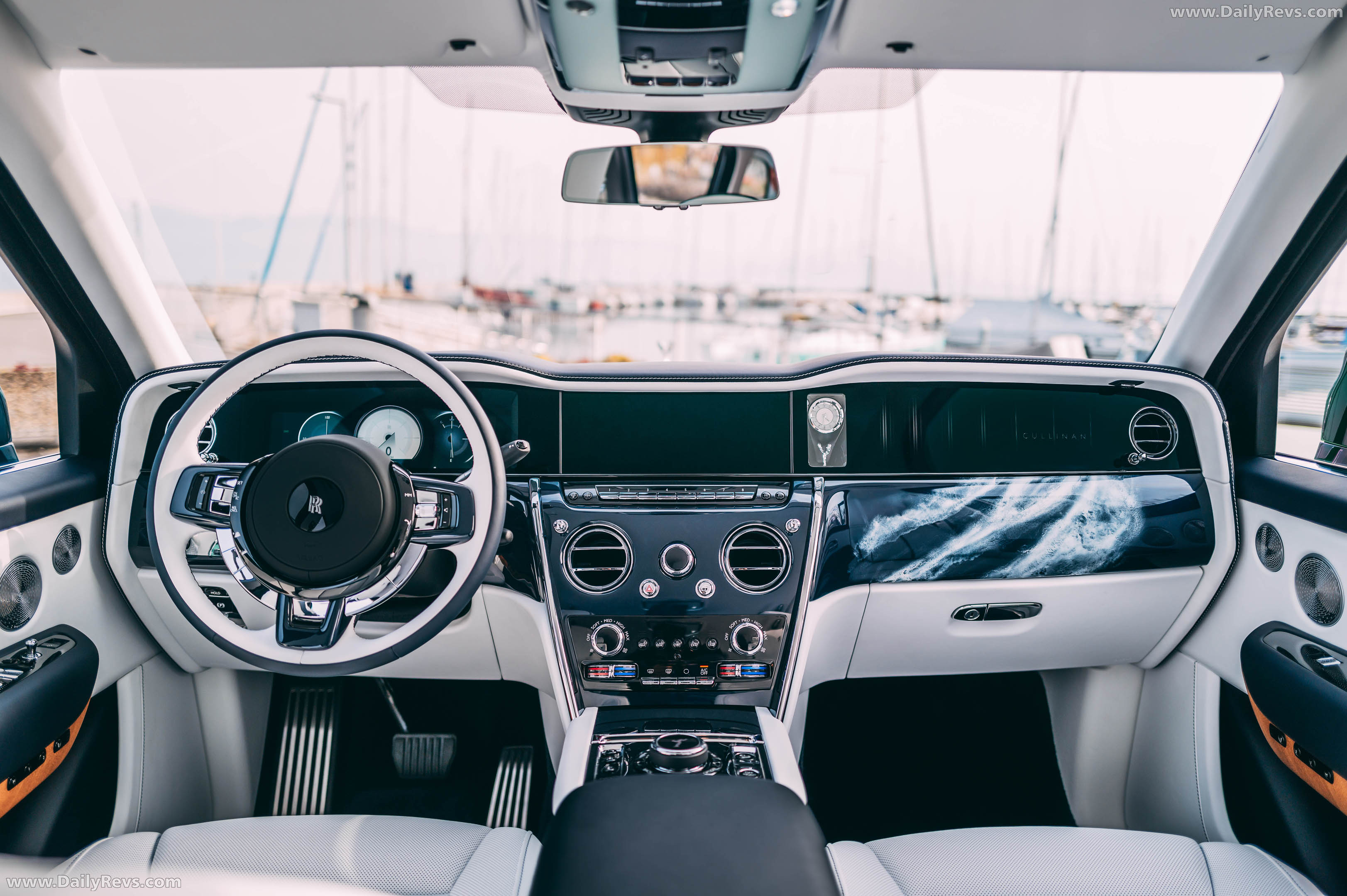 2026 Rolls-Royce Cullinan Yachting Interior