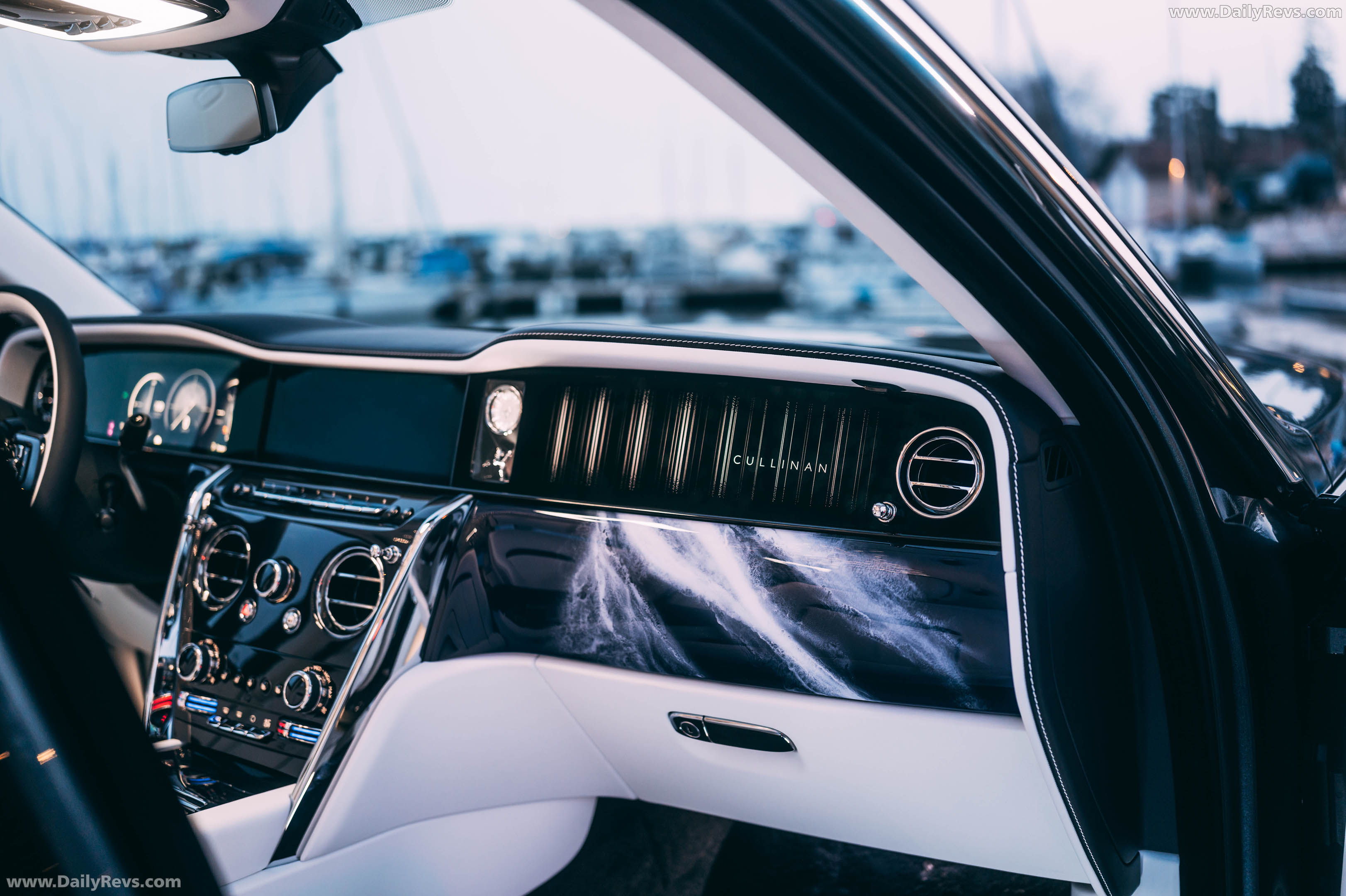 2026 Rolls-Royce Cullinan Yachting Interior
