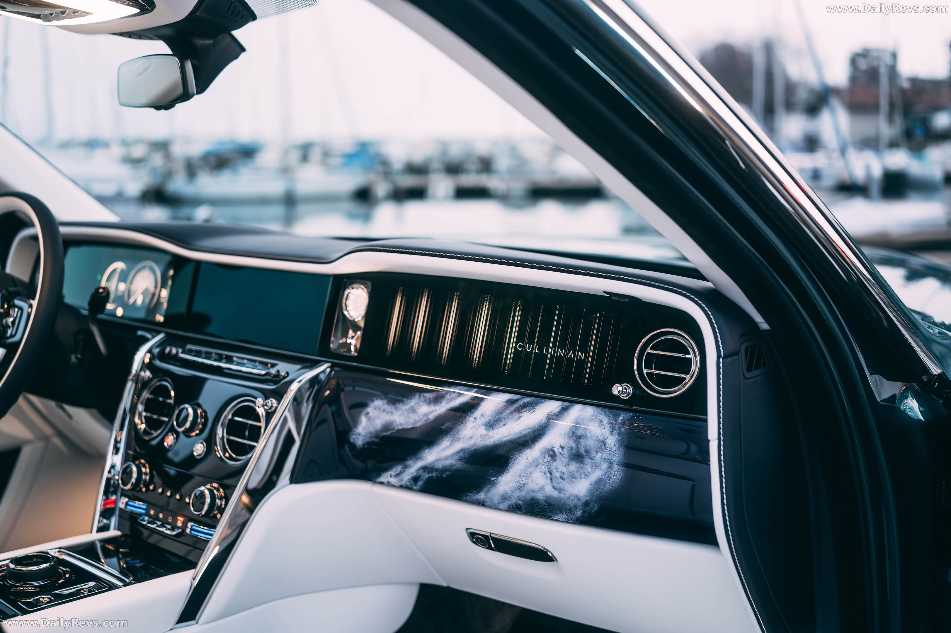 2026 Rolls-Royce Cullinan Yachting Interior