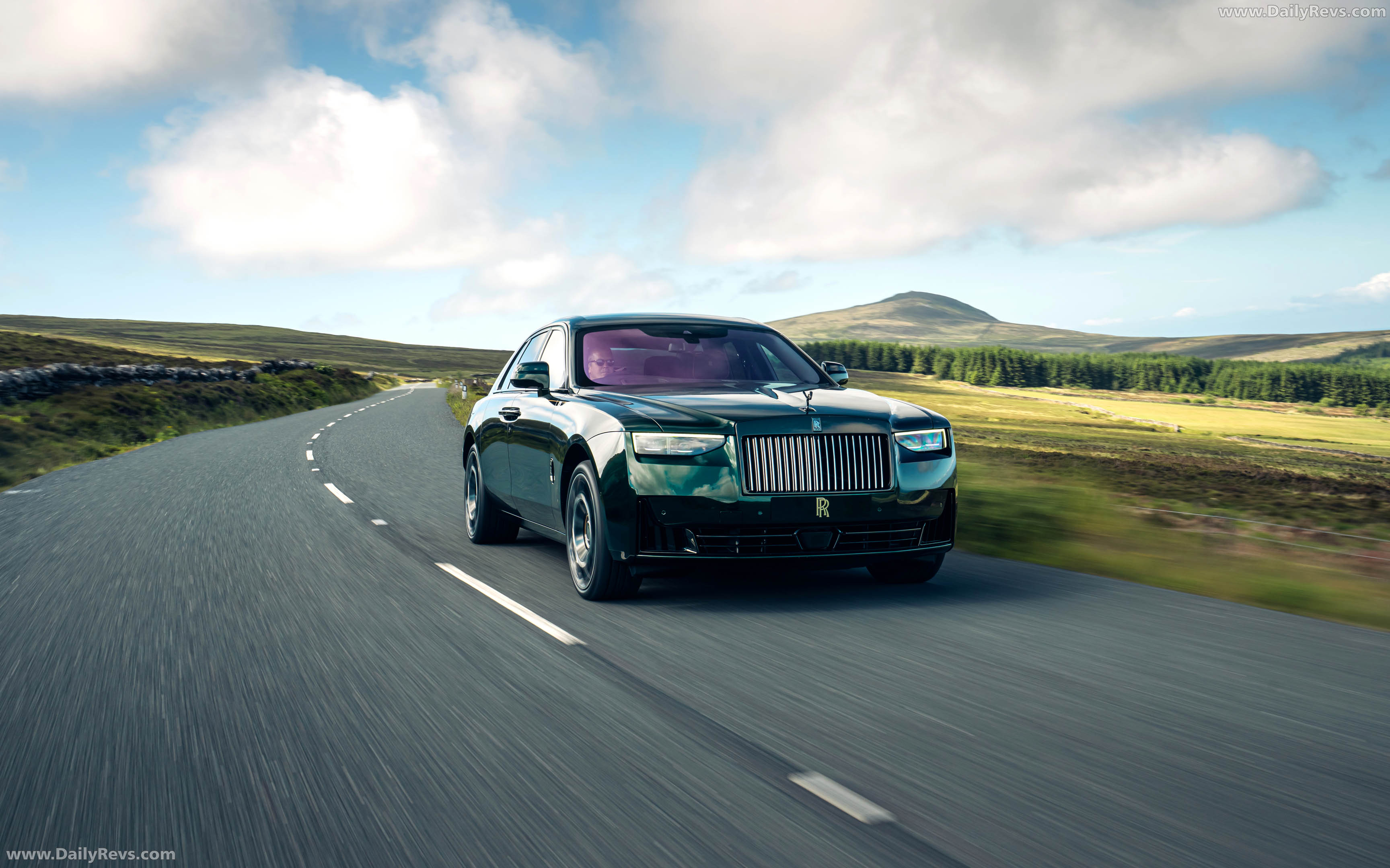 2026 Rolls-Royce Ghost Black Badge Tourist Trophy Front View
