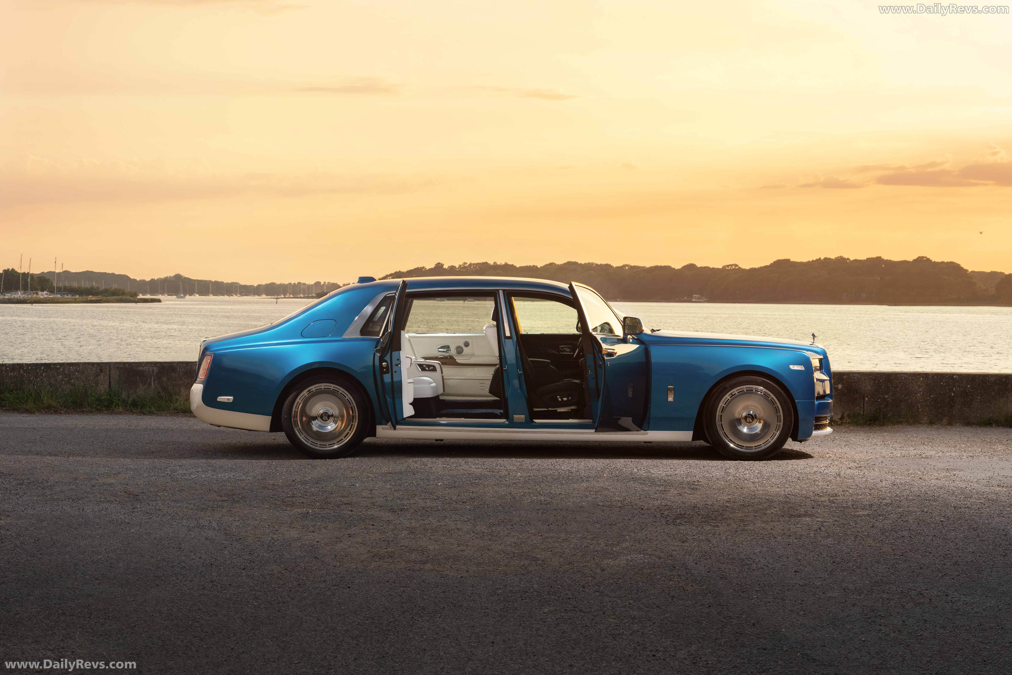 2026 Rolls-Royce Phantom Extended Regatta Side View