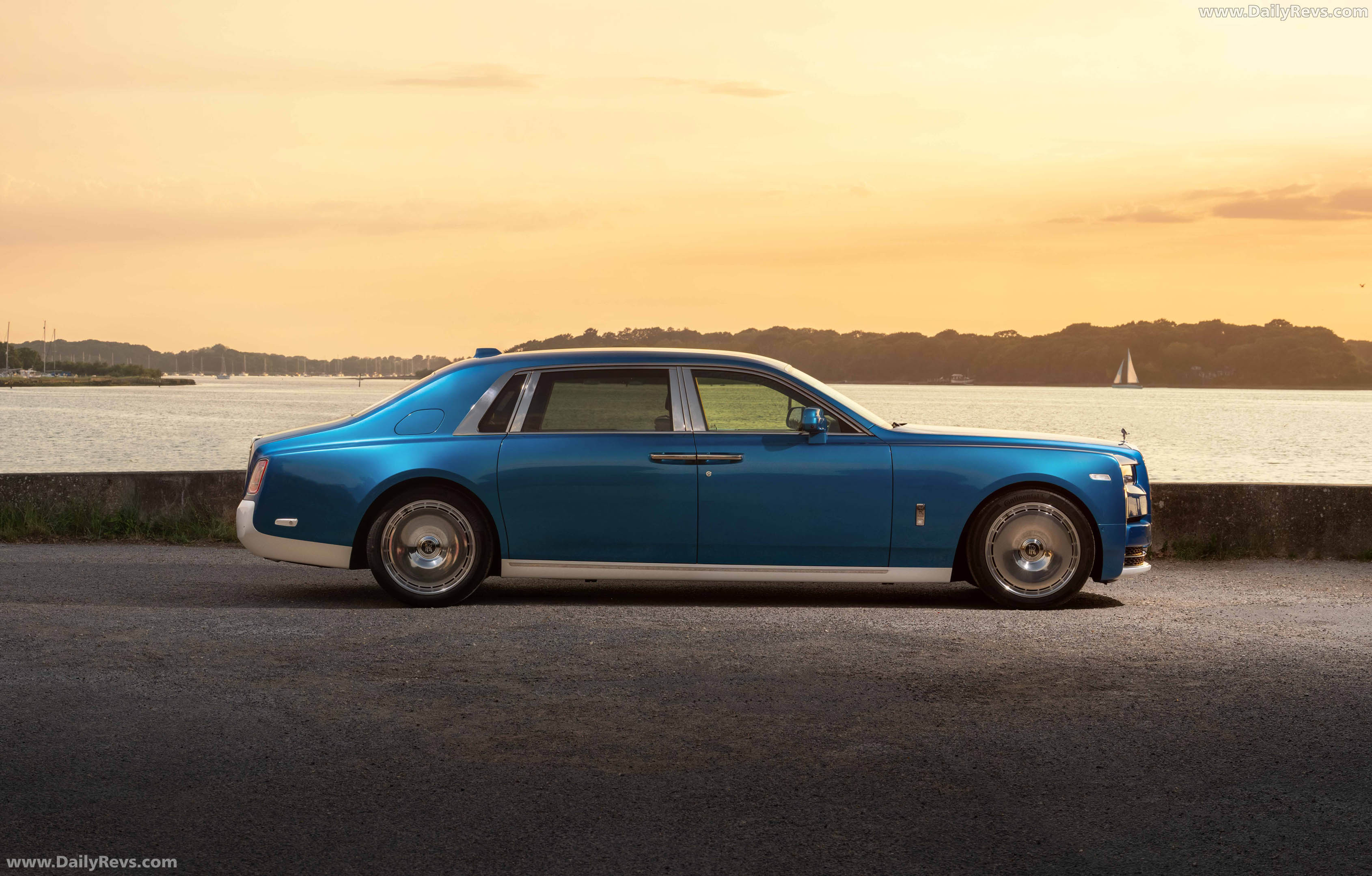 2026 Rolls-Royce Phantom Extended Regatta Side View