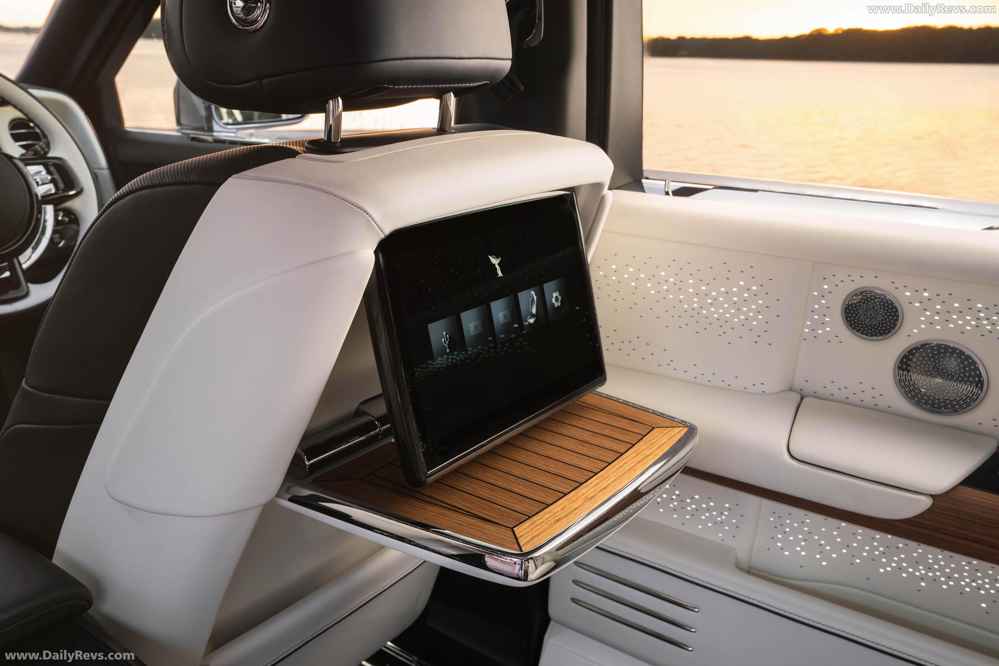 2026 Rolls-Royce Phantom Extended Regatta Interior