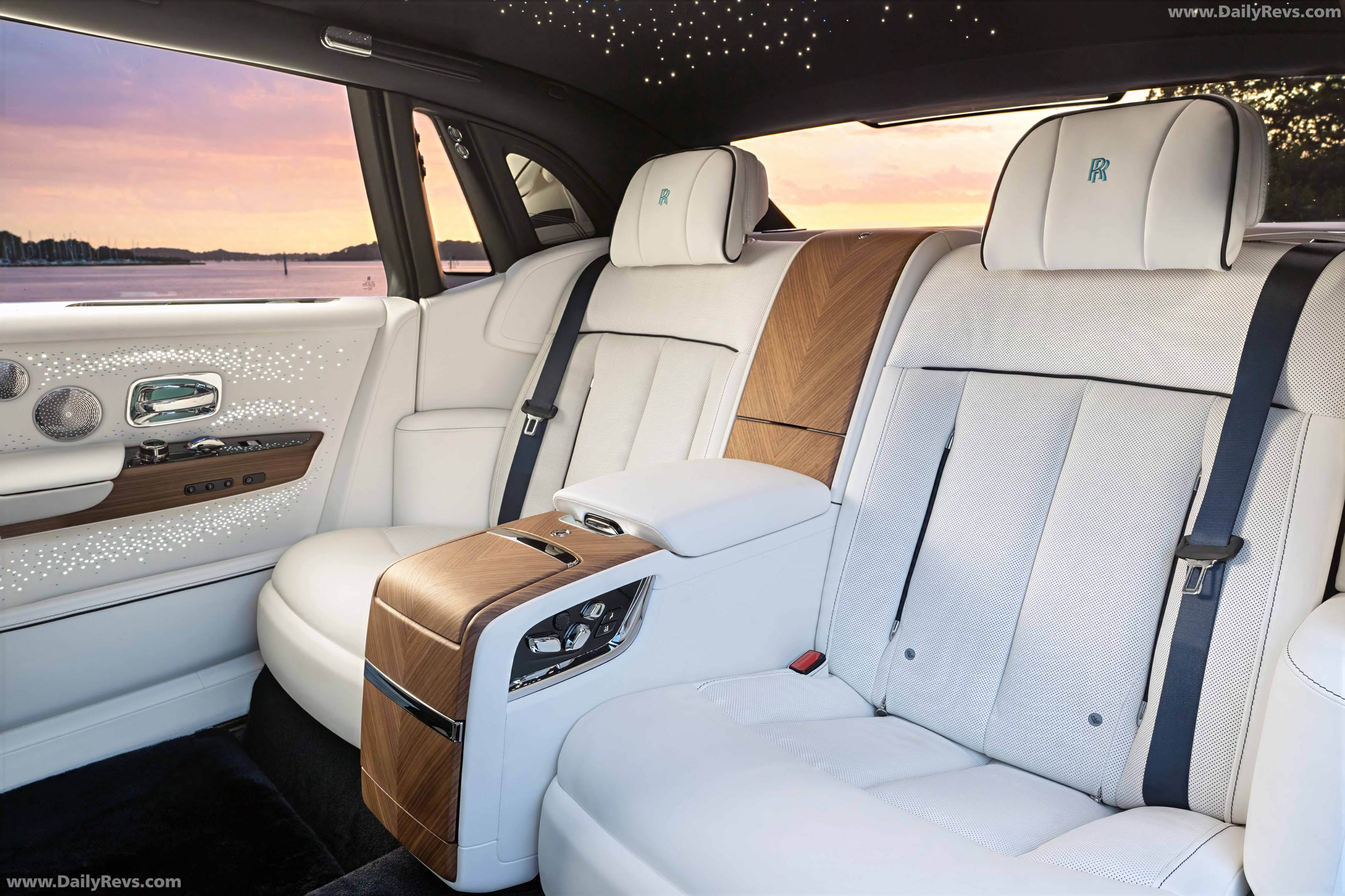 2026 Rolls-Royce Phantom Extended Regatta Interior