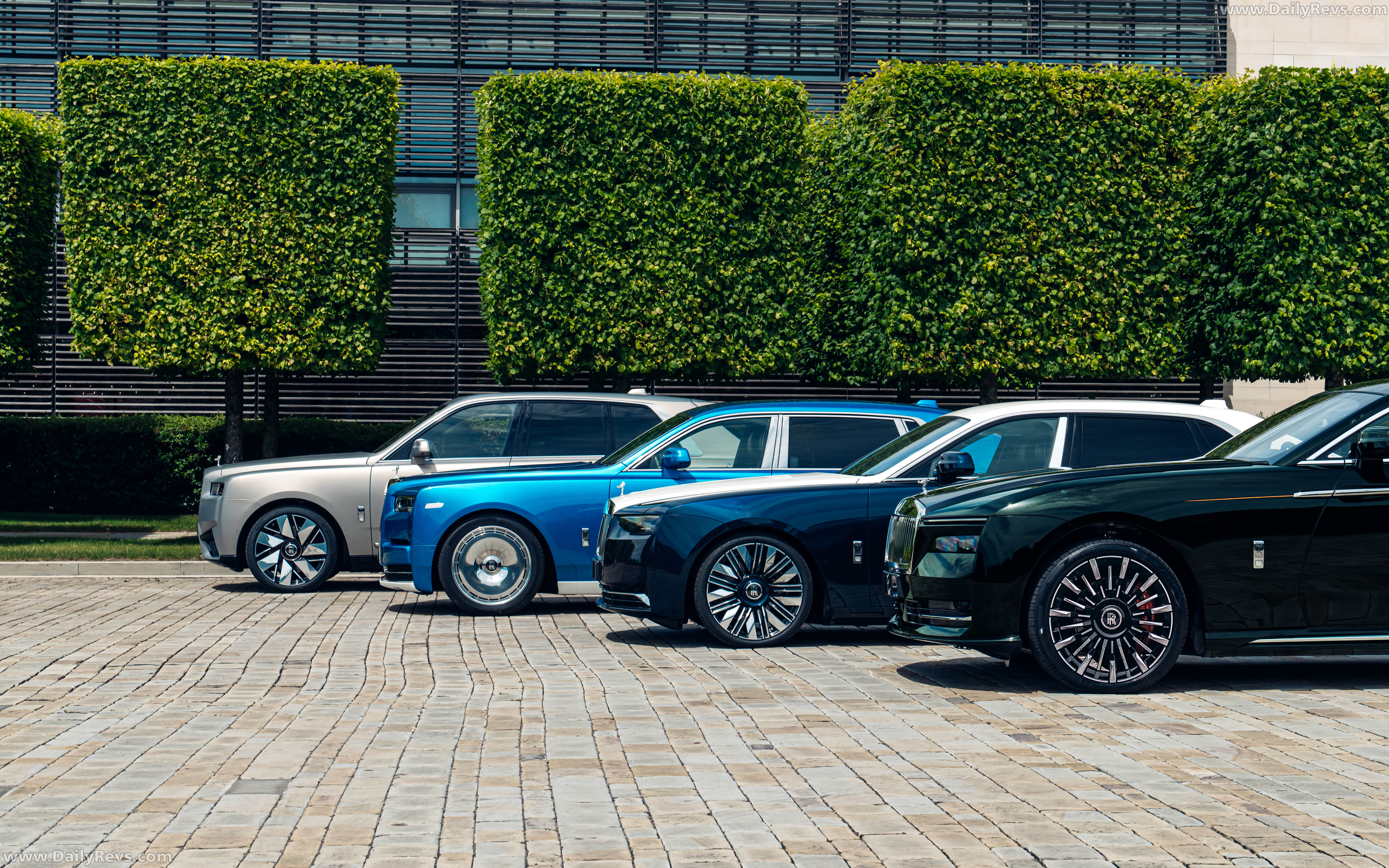 2026 Rolls-Royce Cullinan Bohemian Sunset Exterior