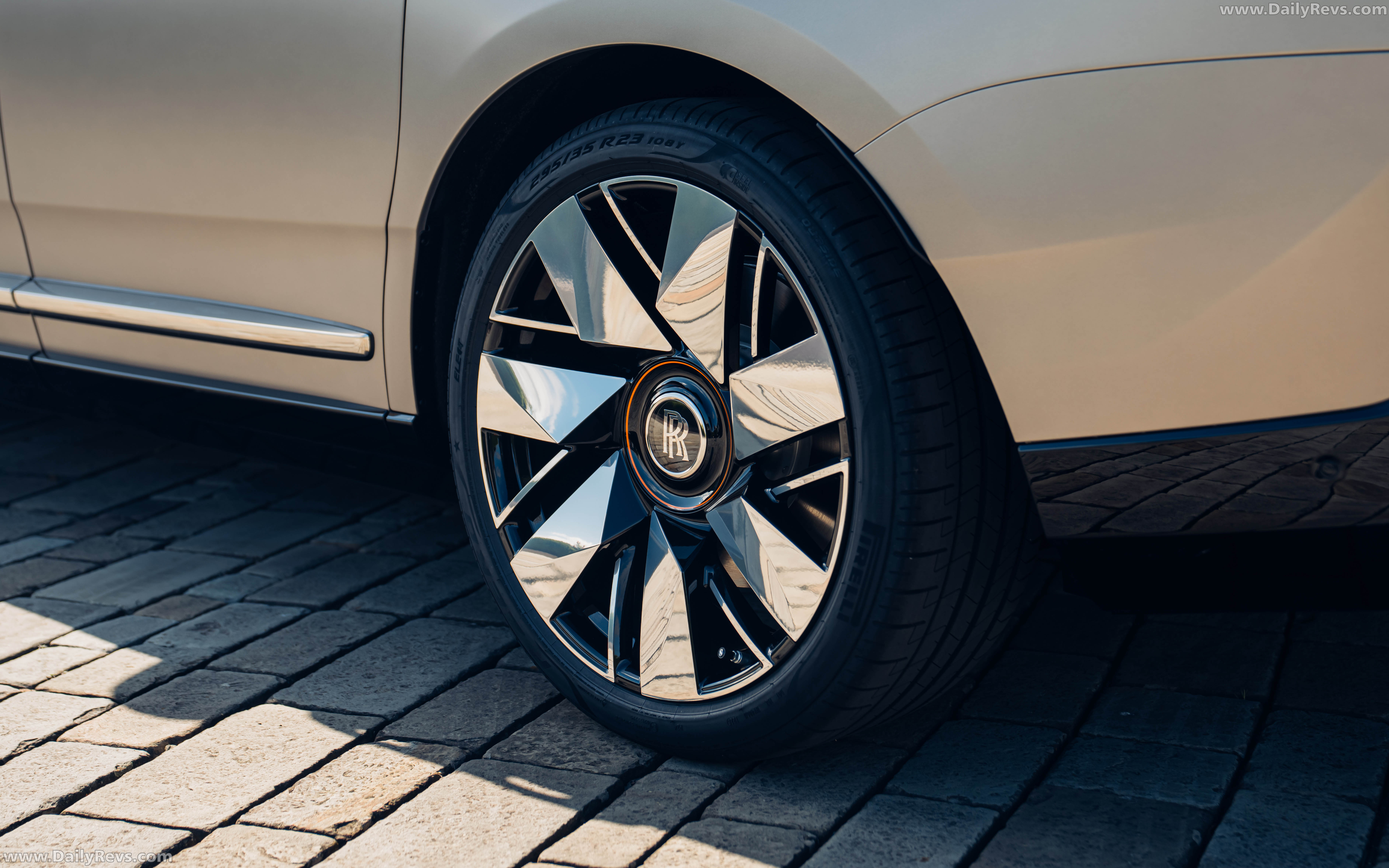 2026 Rolls-Royce Cullinan Bohemian Sunset Exterior