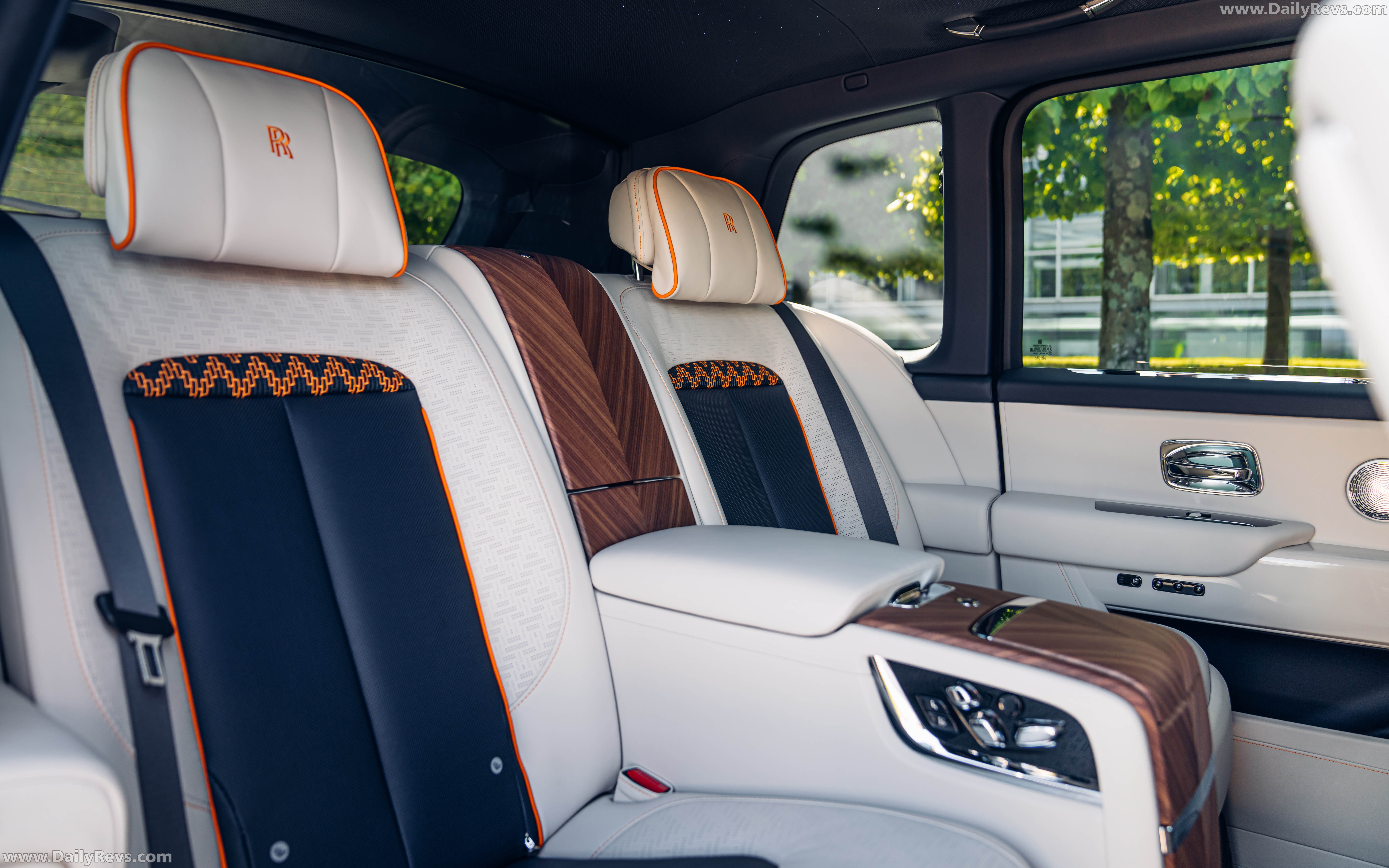 2026 Rolls-Royce Cullinan Bohemian Sunset Interior