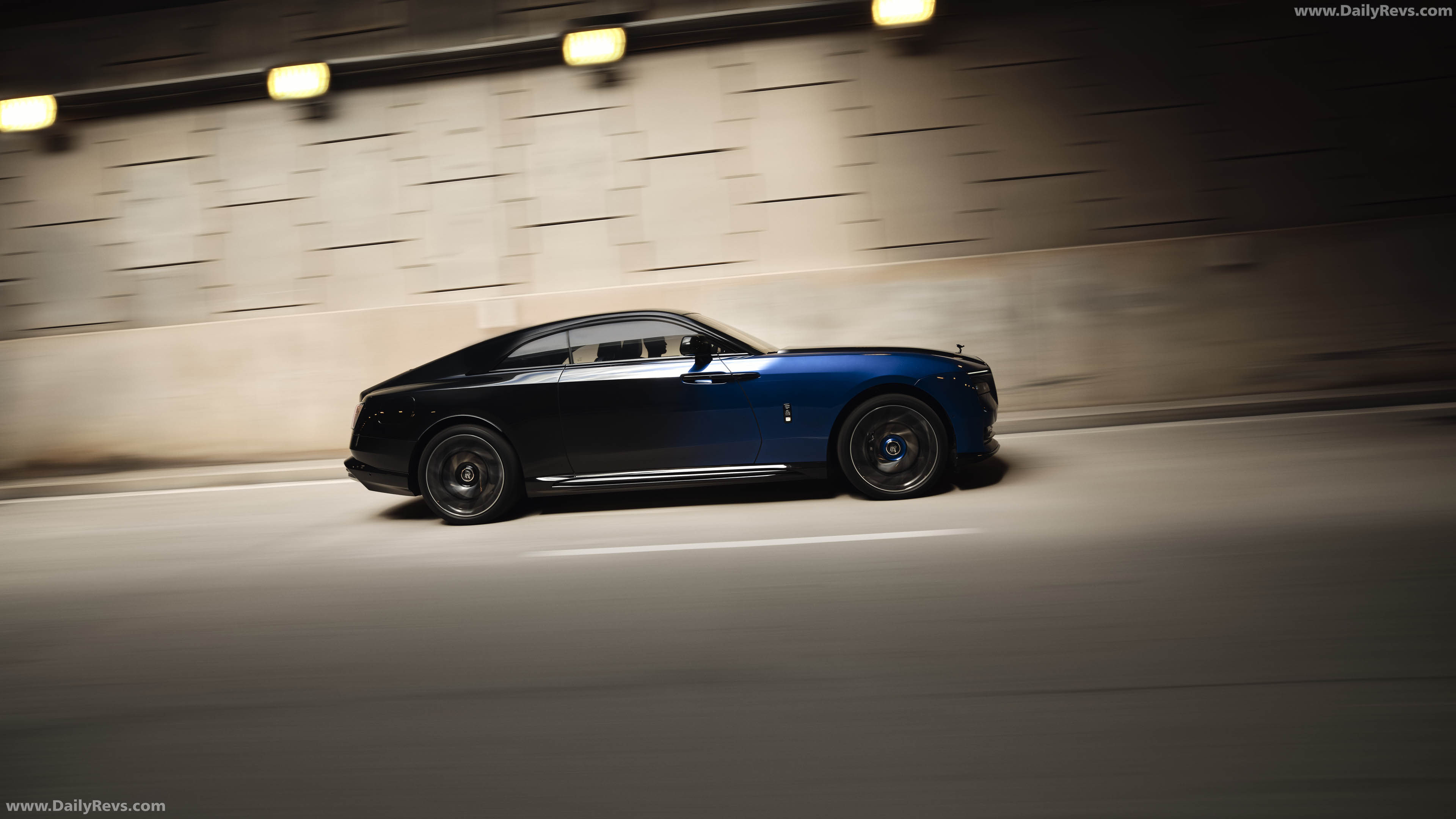 2027 Rolls-Royce Spectre Black Badge Series II Gradient Side View