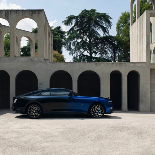 2027 Rolls-Royce Spectre Black Badge Series II Gradient Side View