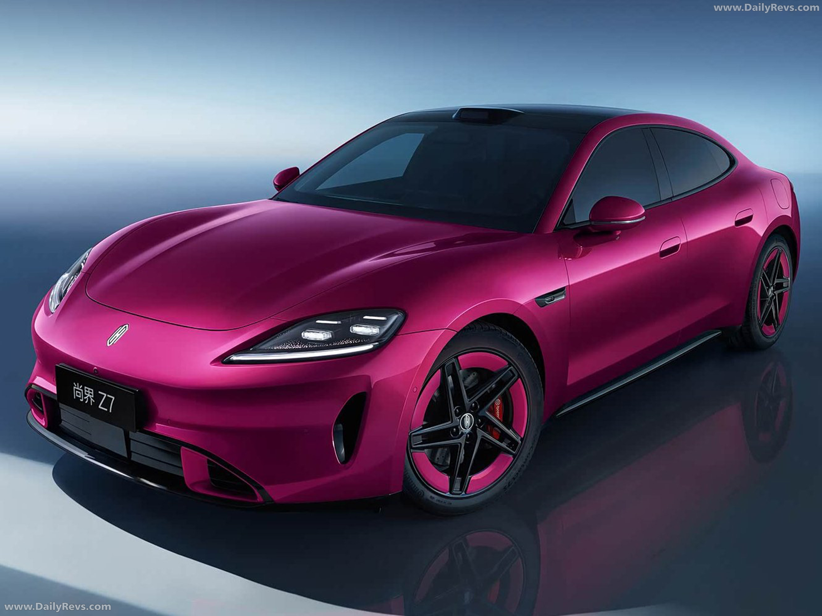 2026 SAIC Z7 Front View