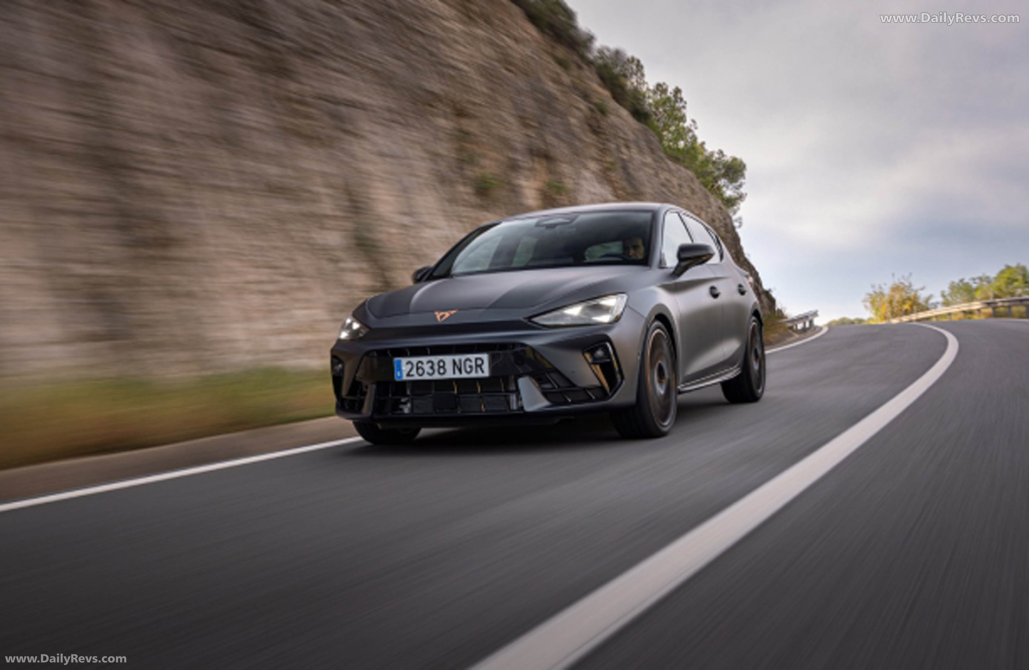 2026 Seat CUPRA Leon VZ Front View
