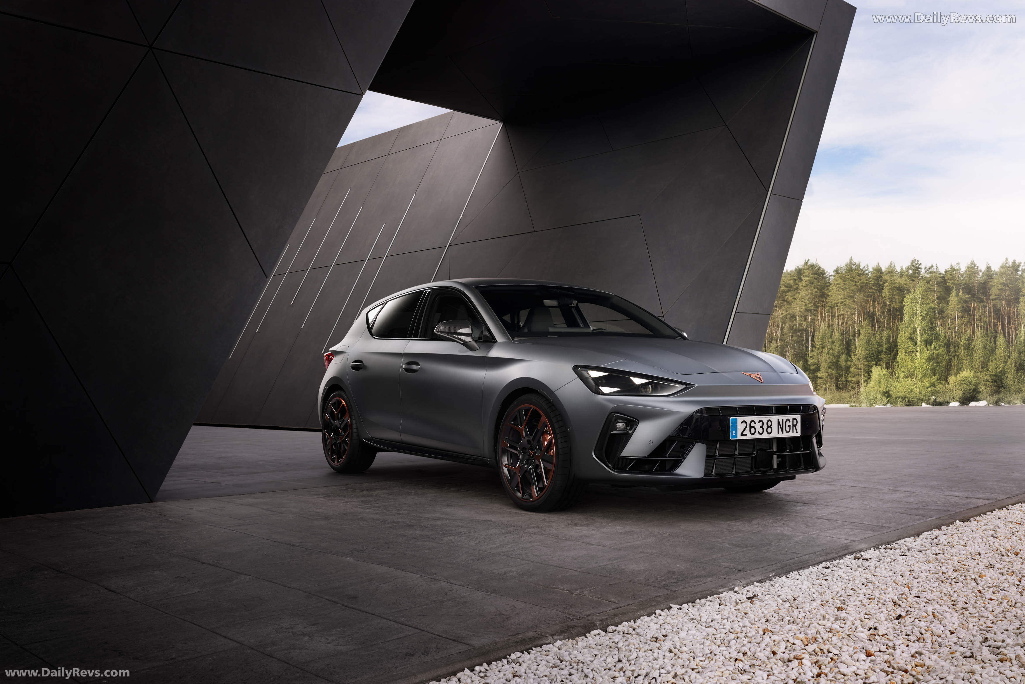 2026 Seat CUPRA Leon VZ Front View