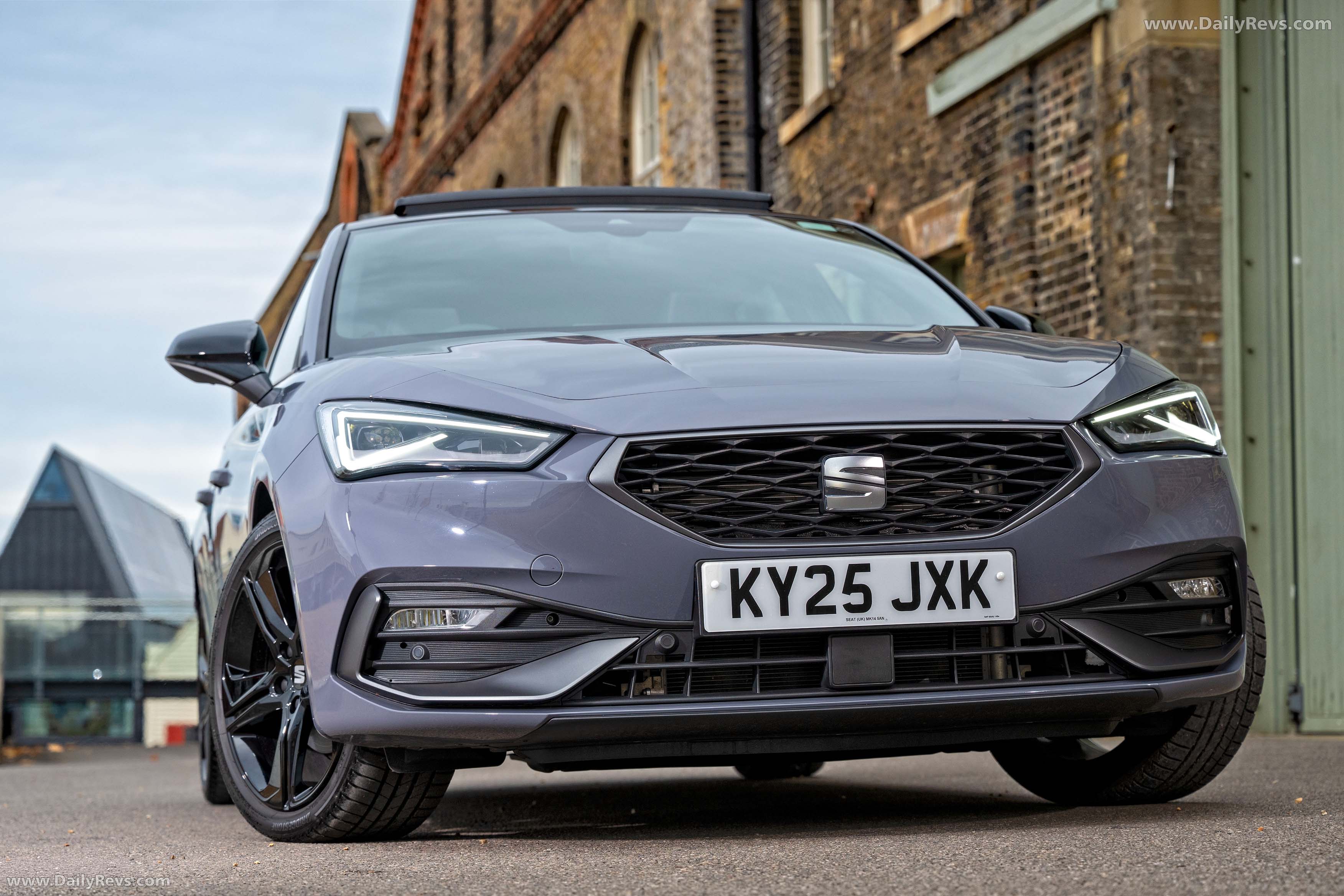 2026 Seat Leon FR UK Version Front View